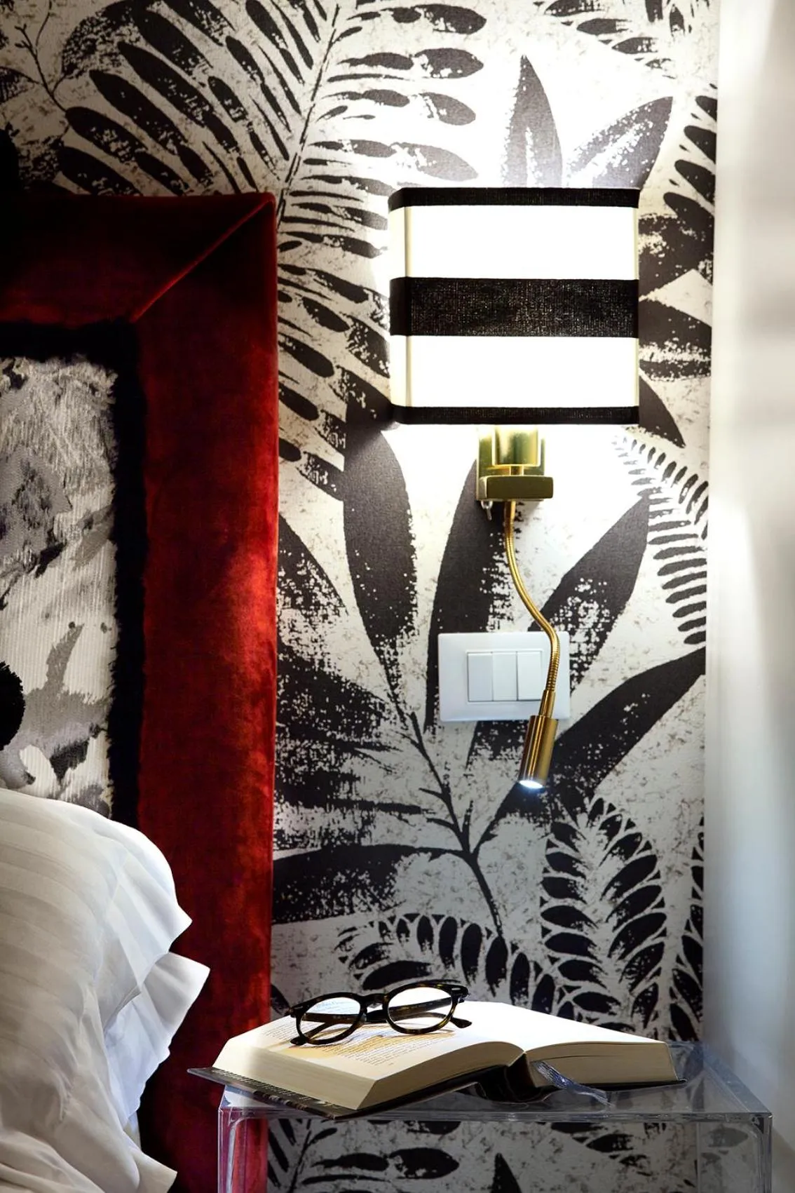 Decorative detail, Bed in Trianon Borgo Pio Aparthotel