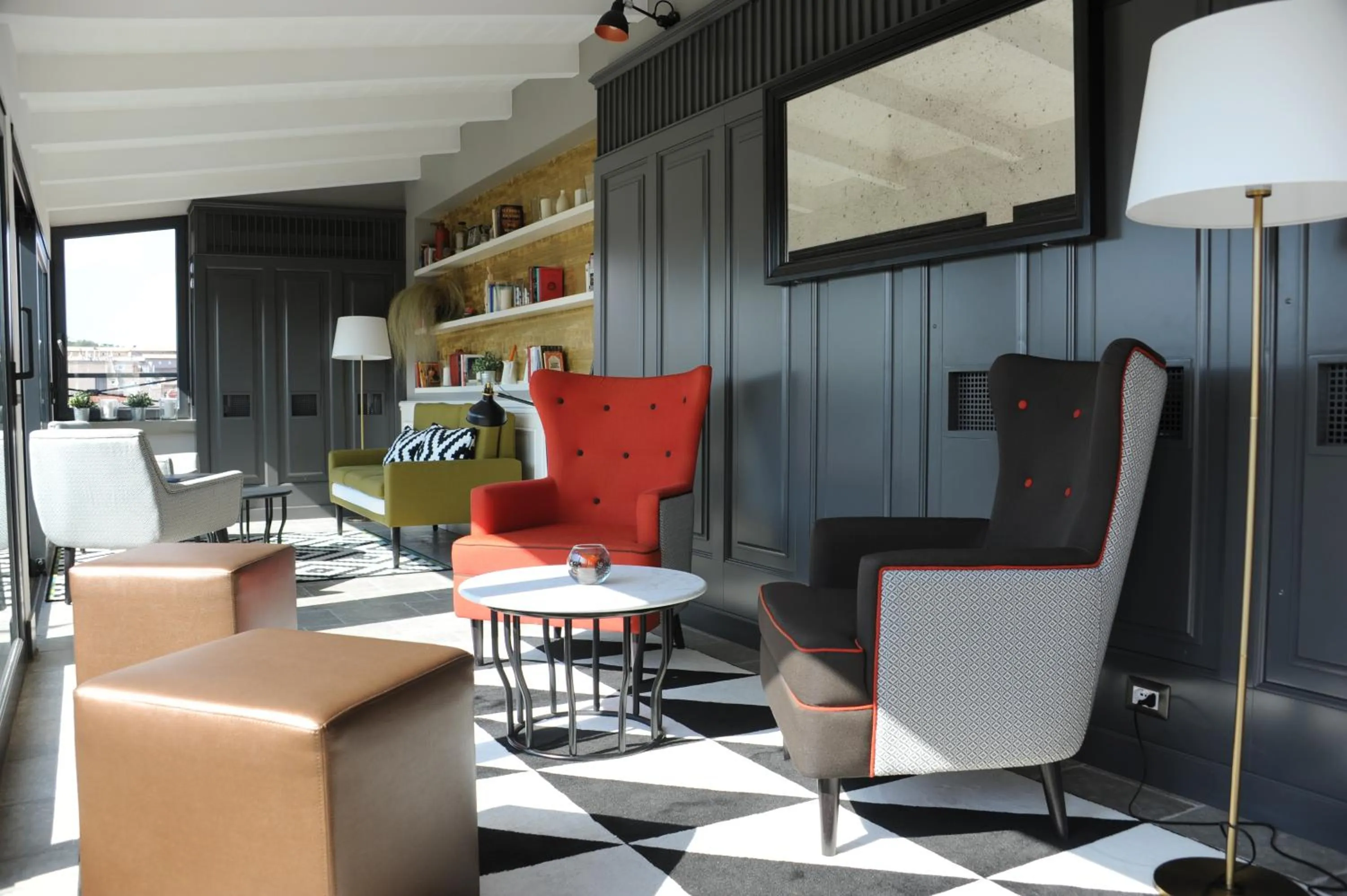 Communal lounge/ TV room in Trianon Borgo Pio Aparthotel