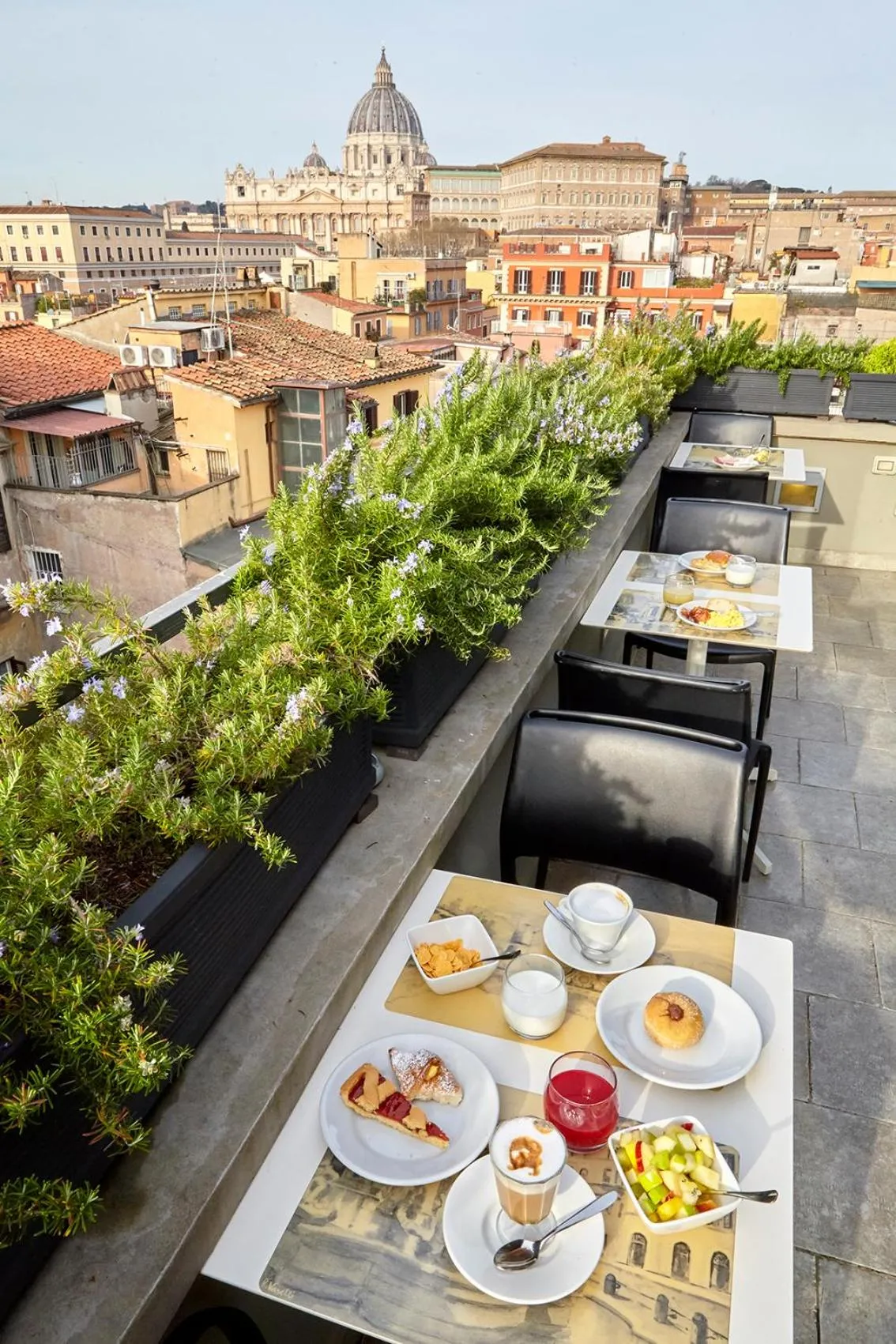 Breakfast in Trianon Borgo Pio Aparthotel