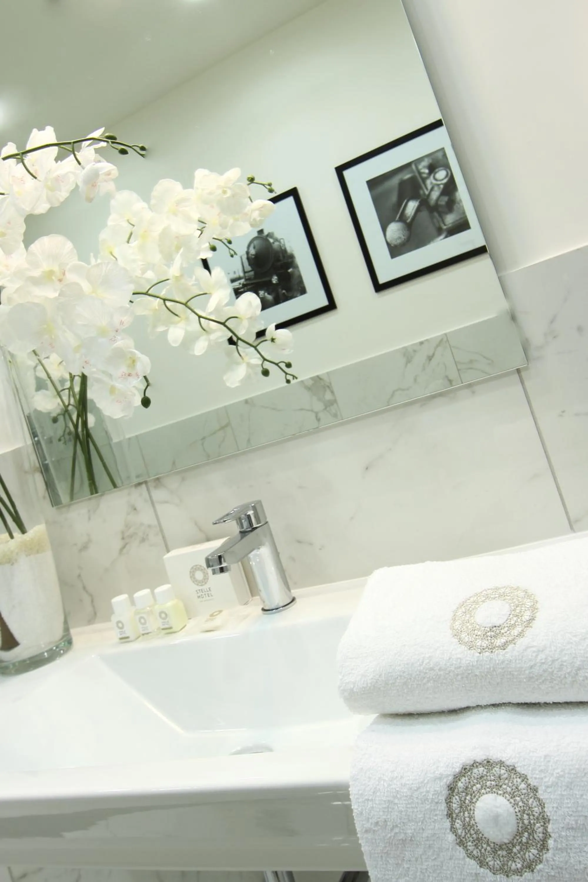 Property logo or sign in Stelle Hotel The Businest