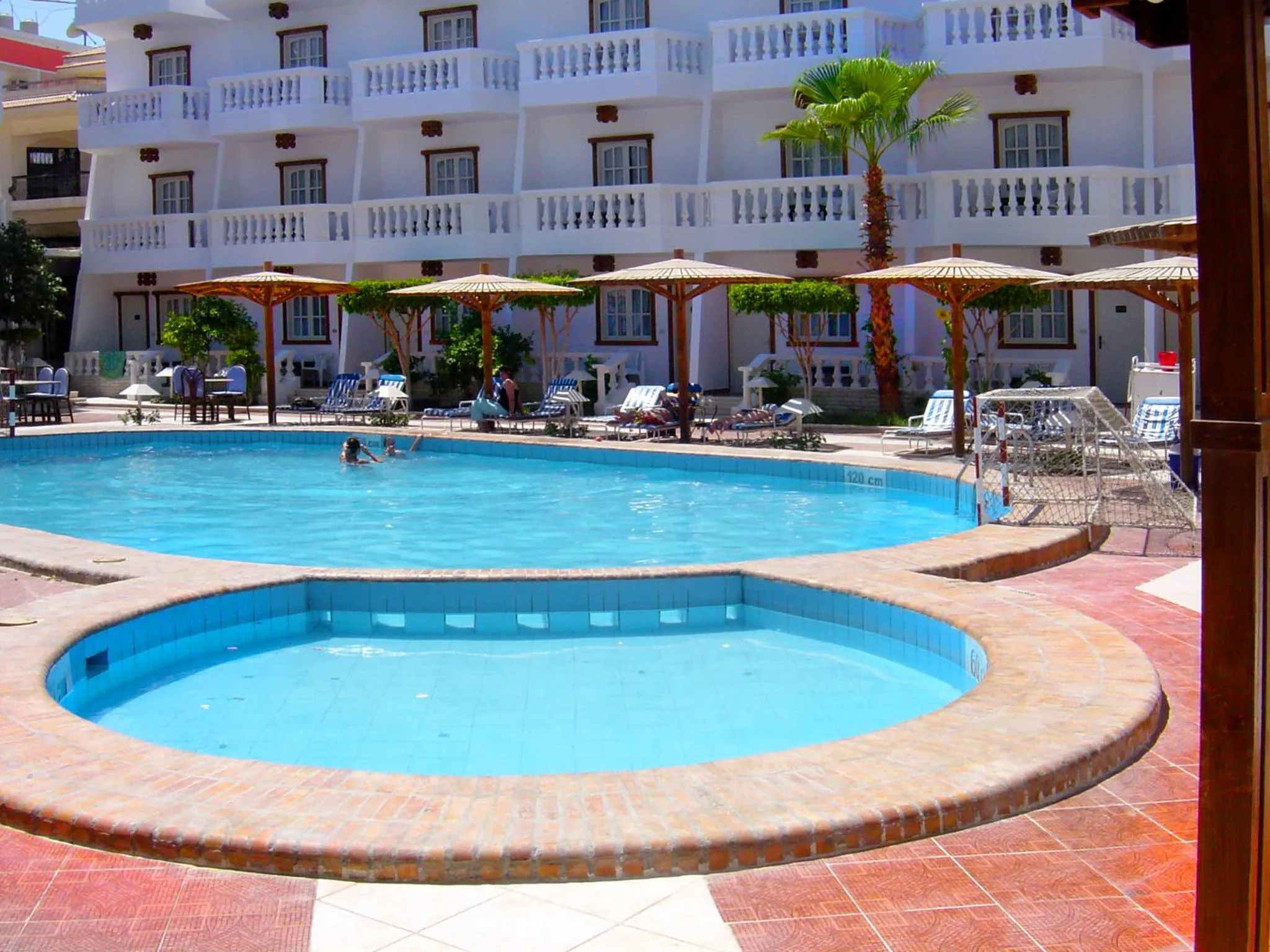 Property building in Zak Inn