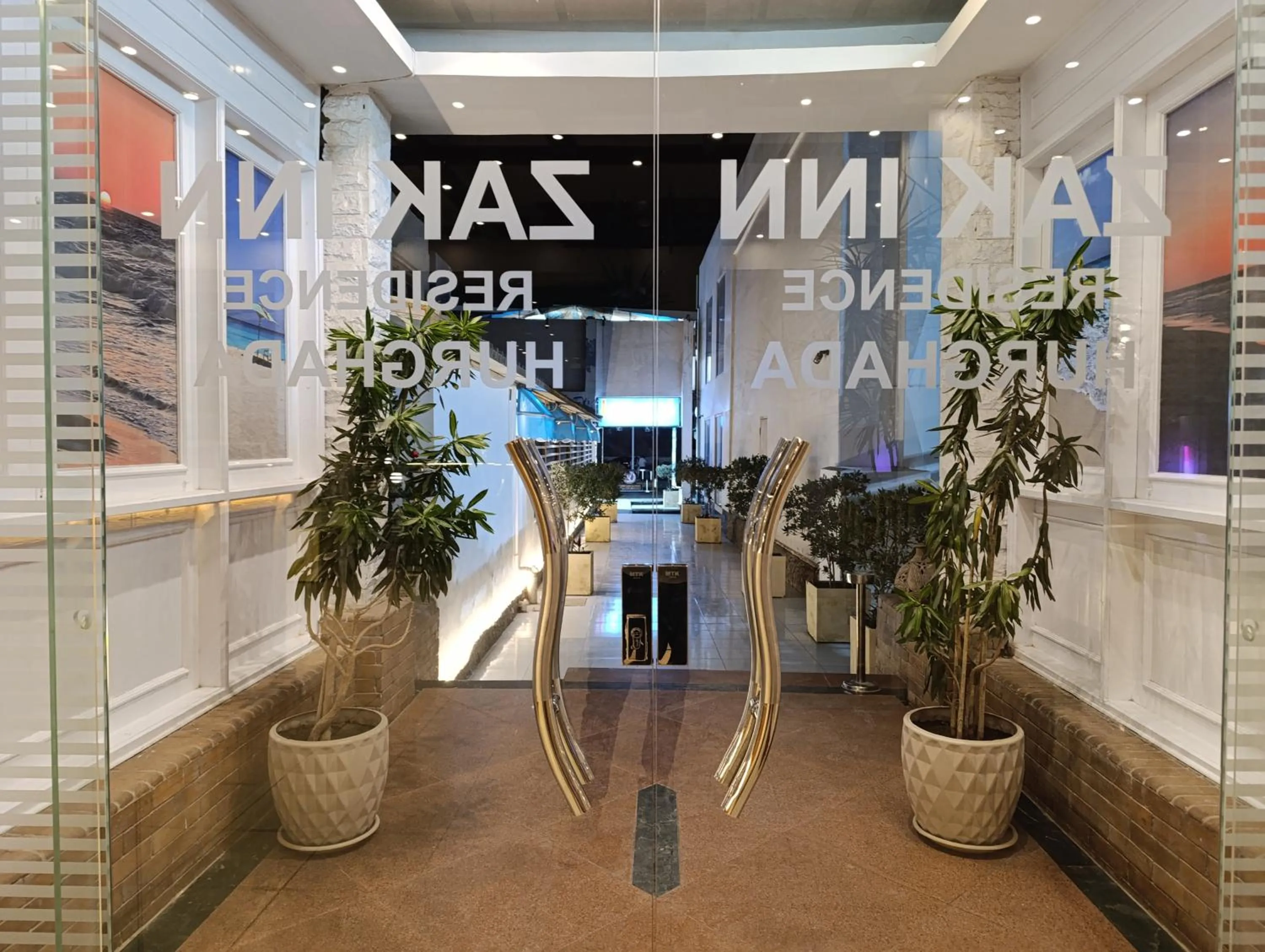 Facade/entrance in Zak Inn