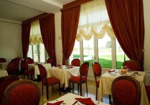 Restaurant/places to eat in Hotel Marconi