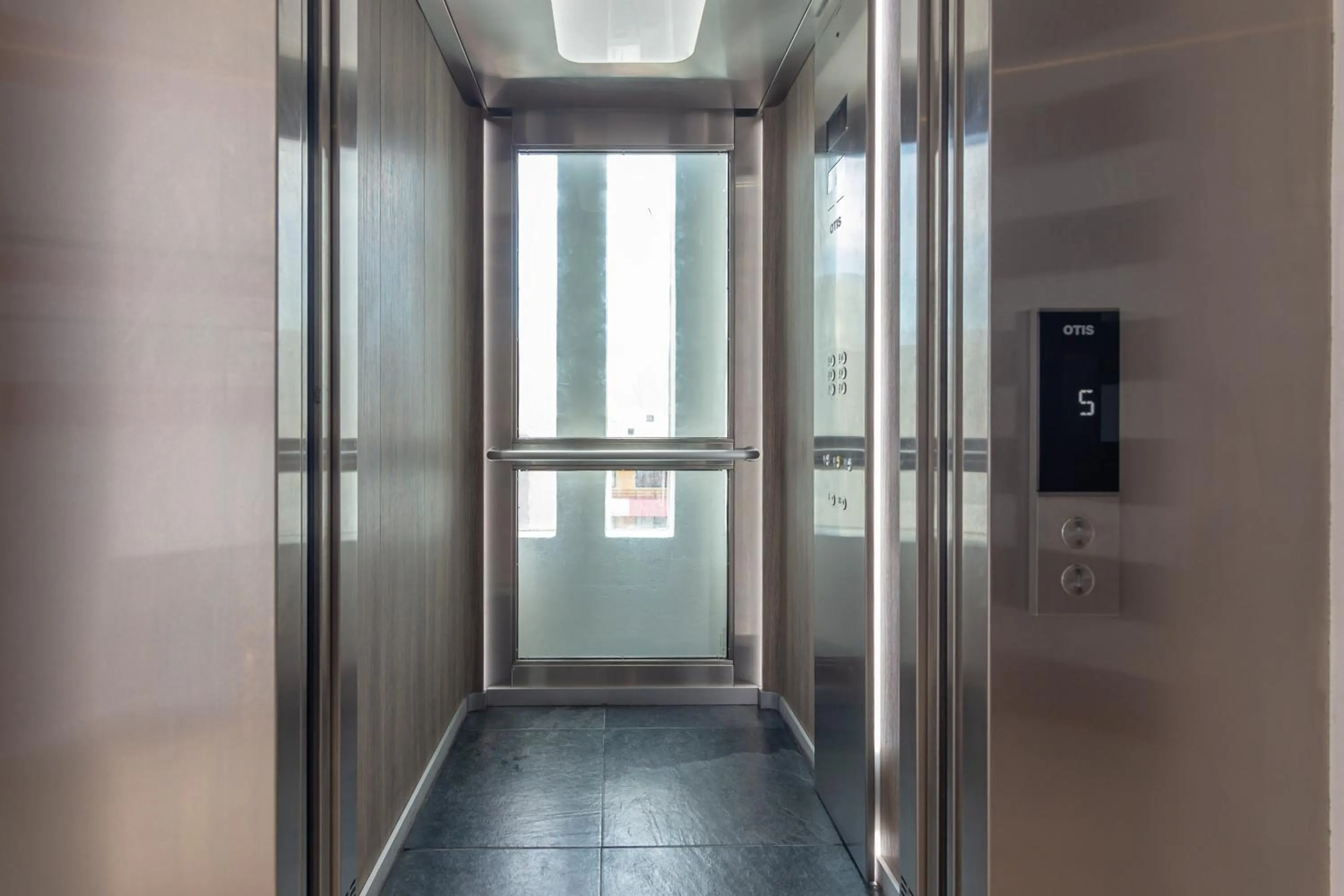 elevator in Toh House Luxury by Boutique Apartments MX