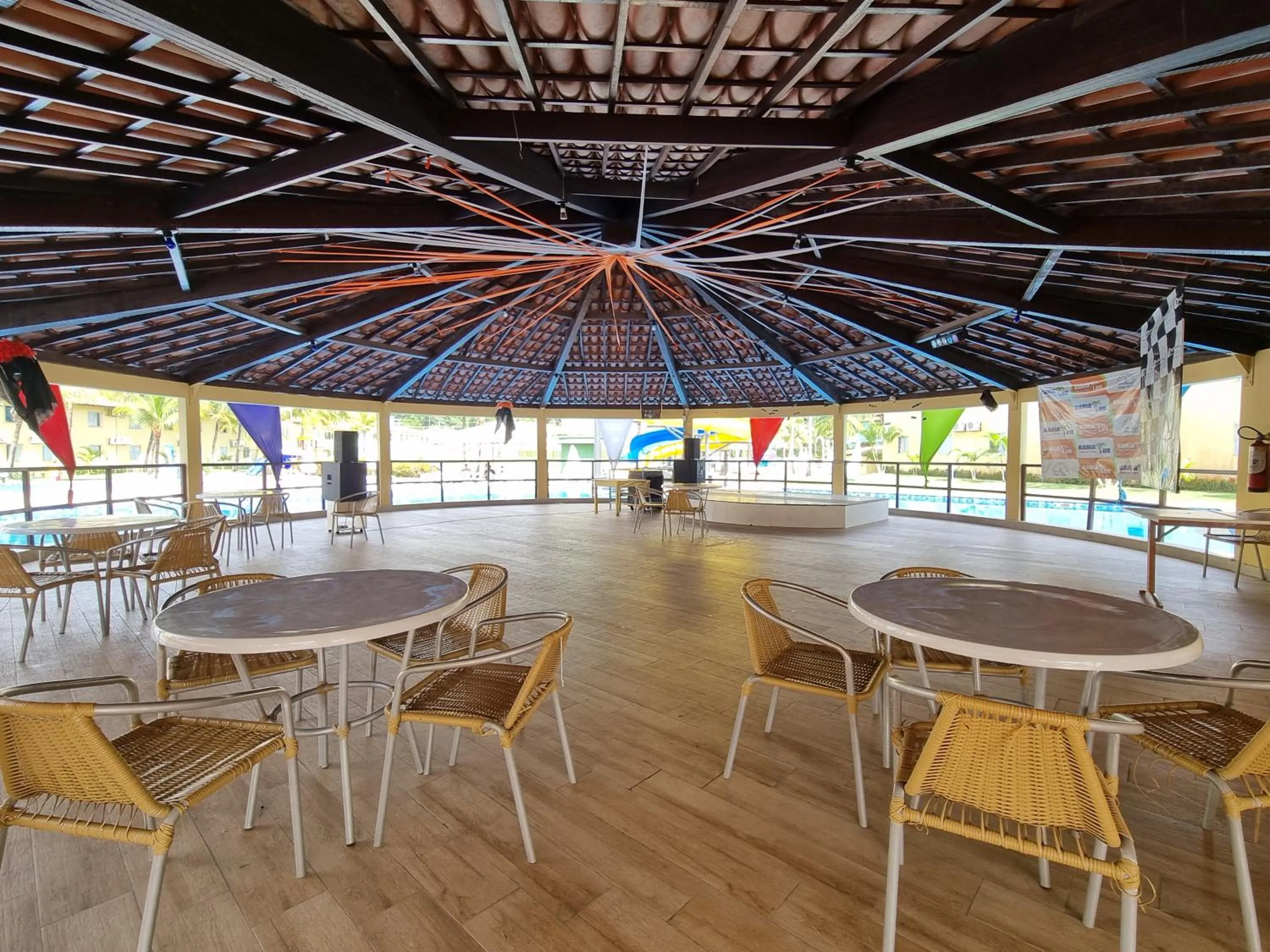 Restaurant/places to eat in LC TEMPORADAS PORTOBELLO PARK HOTEL