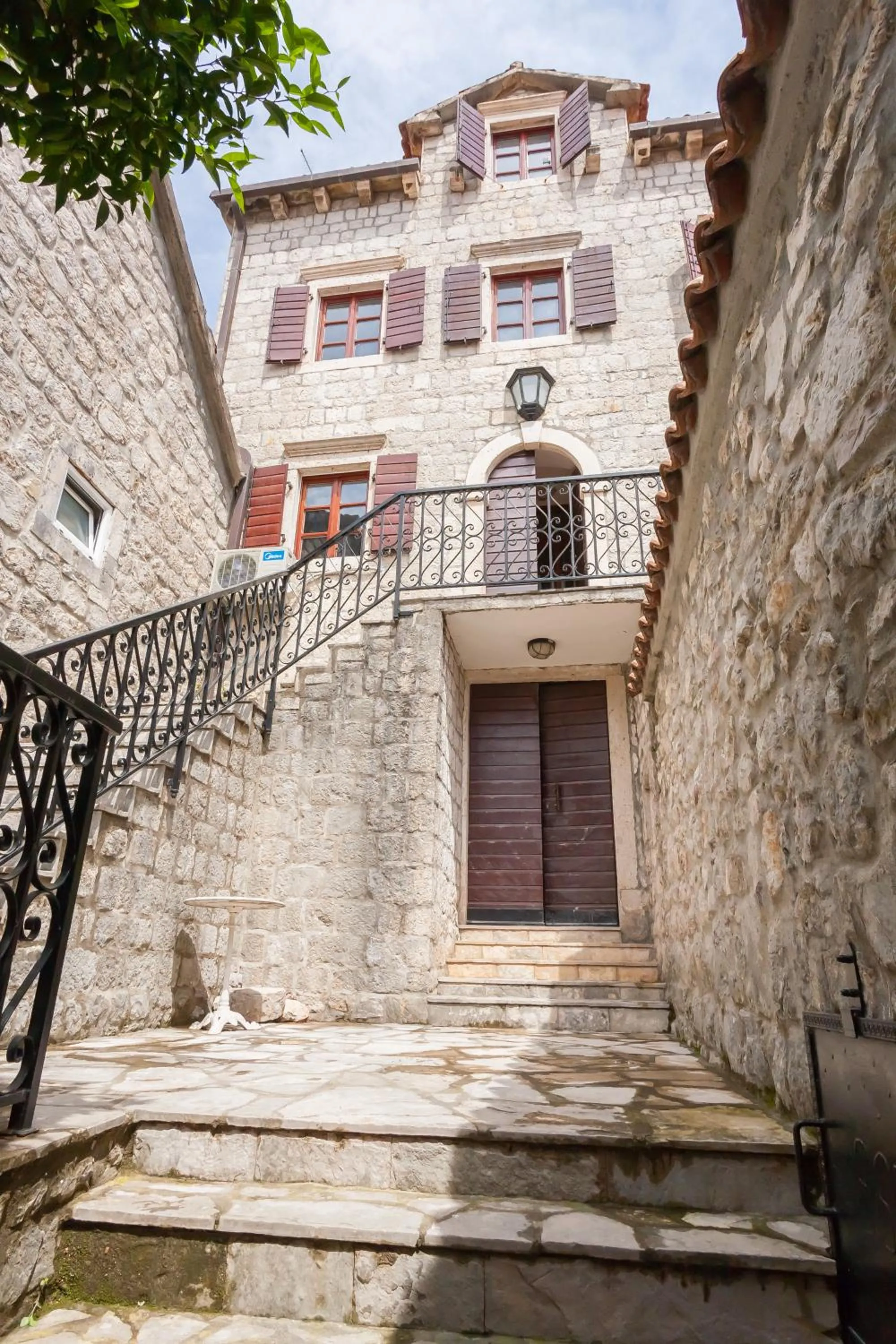 Facade/entrance in Villa & Apartments Perasto
