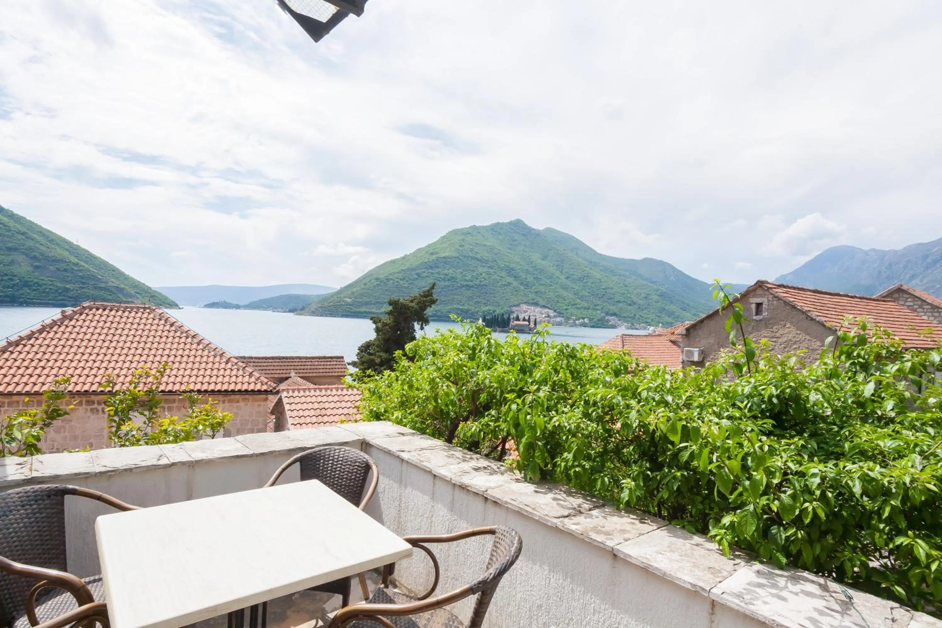 Garden in Villa & Apartments Perasto
