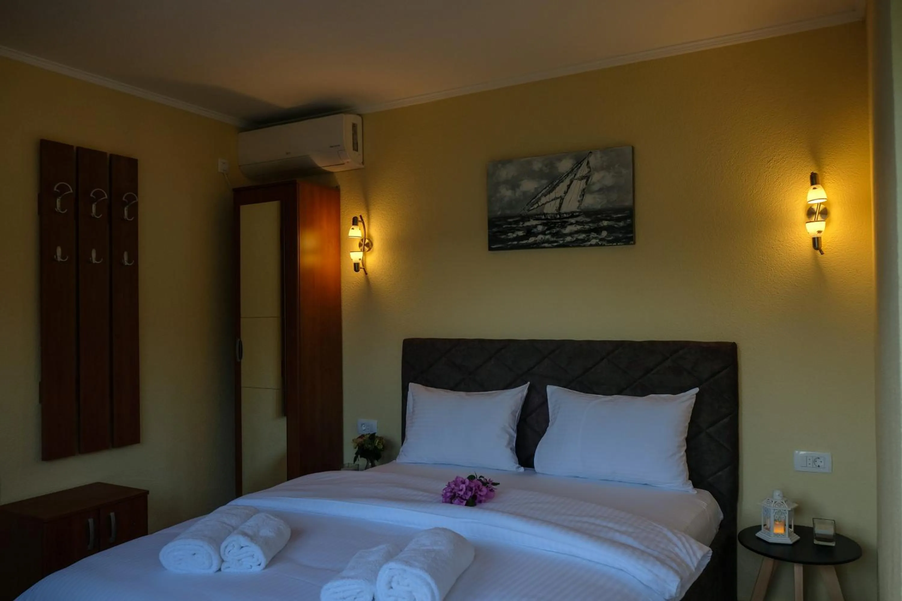 Bed in Villa & Apartments Perasto