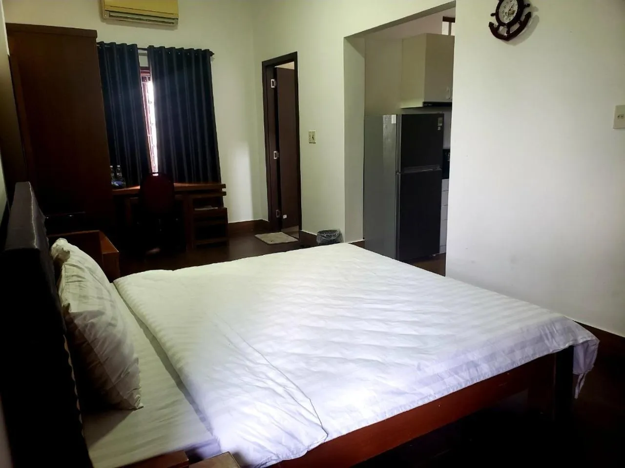 Photo of the whole room, Bed in Golden Star Villa Hue