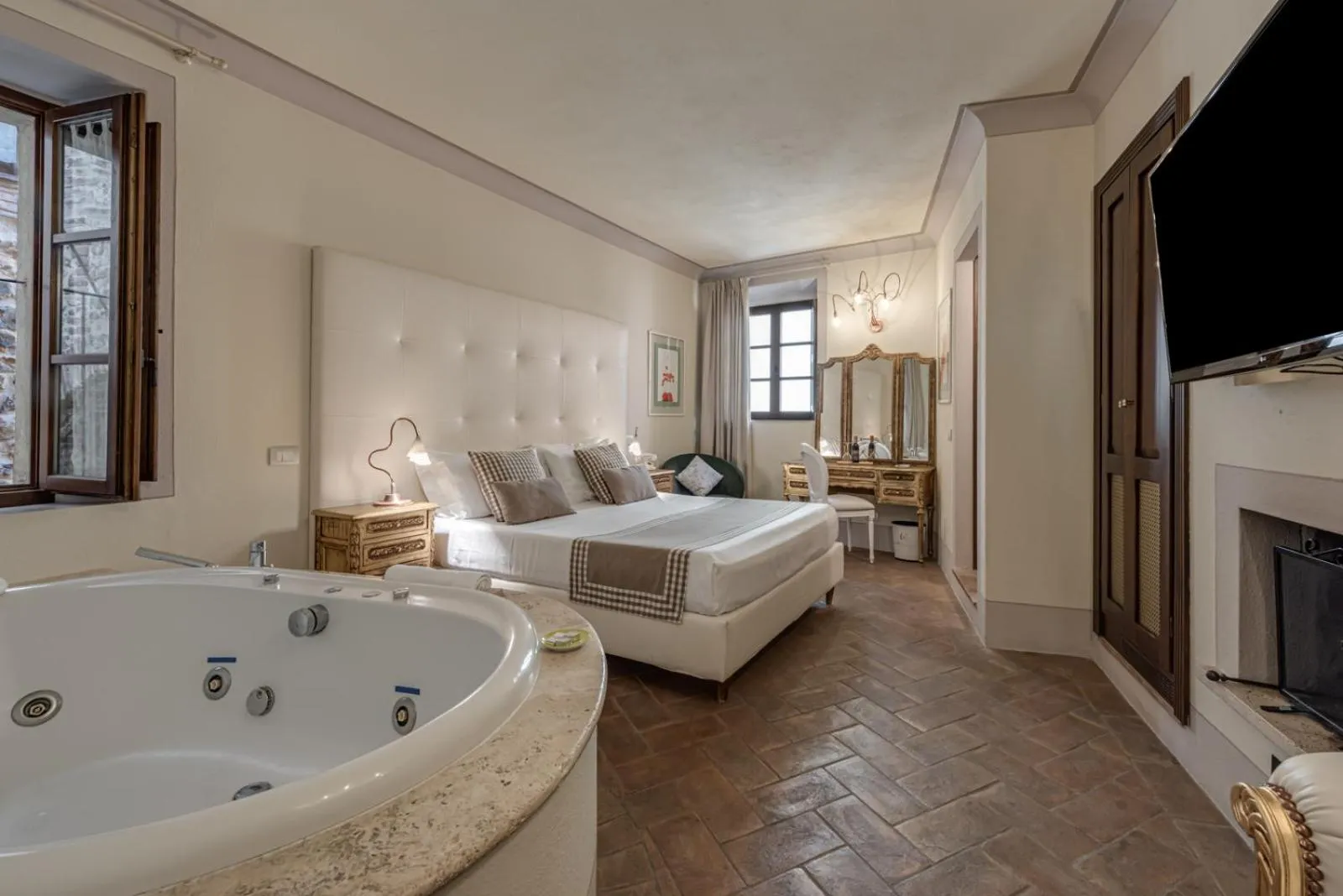 Bedroom, Bed in PALAZZO DEL CAPITANO Wellness & Relais - Luxury Borgo Capitano Collection