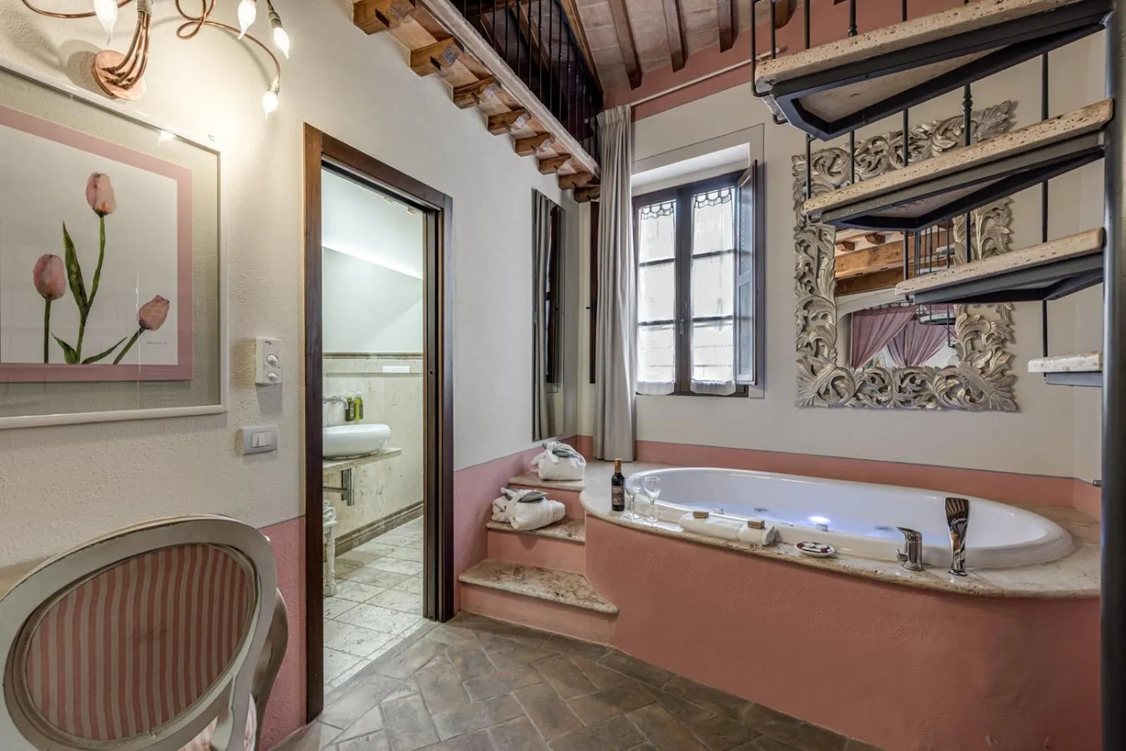 Hot Tub in PALAZZO DEL CAPITANO Wellness & Relais - Luxury Borgo Capitano Collection