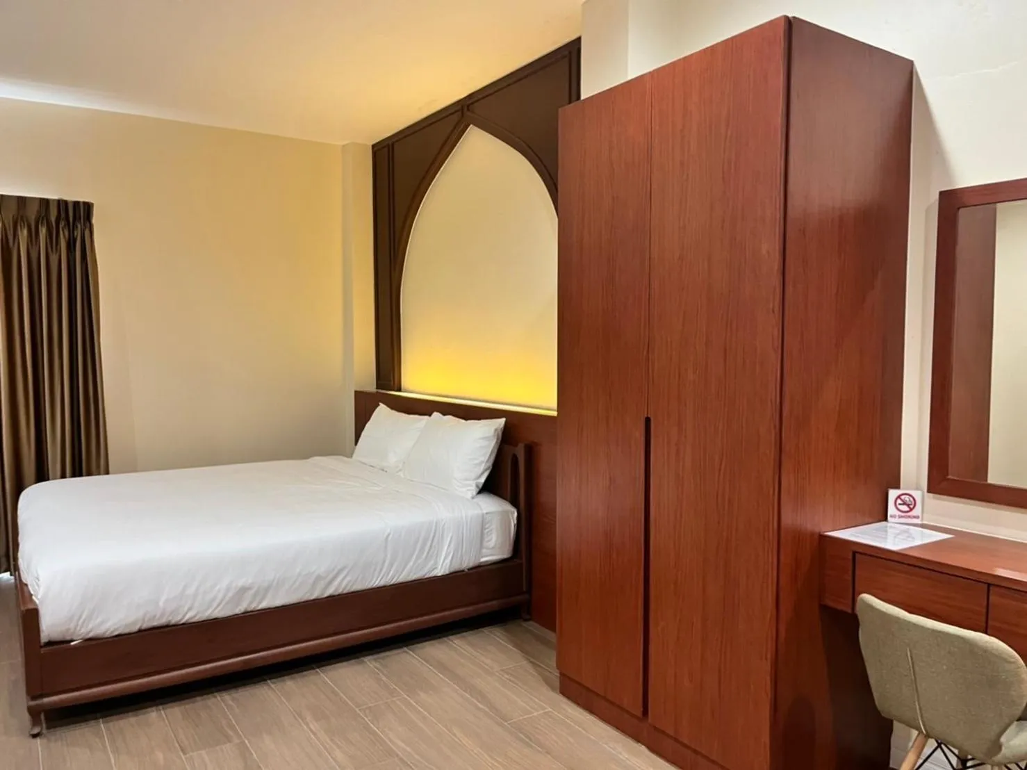 Bedroom, Bed in Anwari Hotel