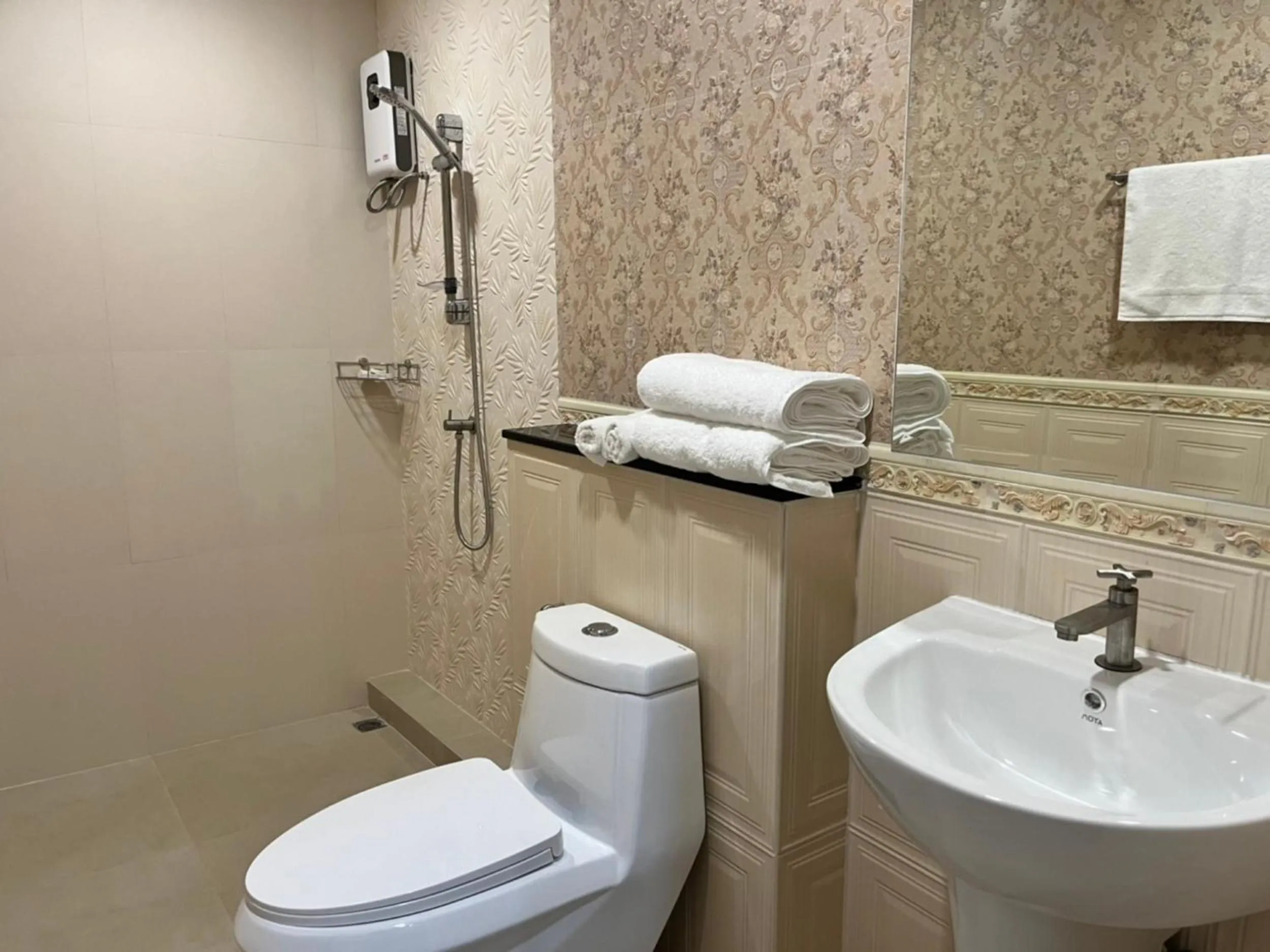 Bathroom in Anwari Hotel