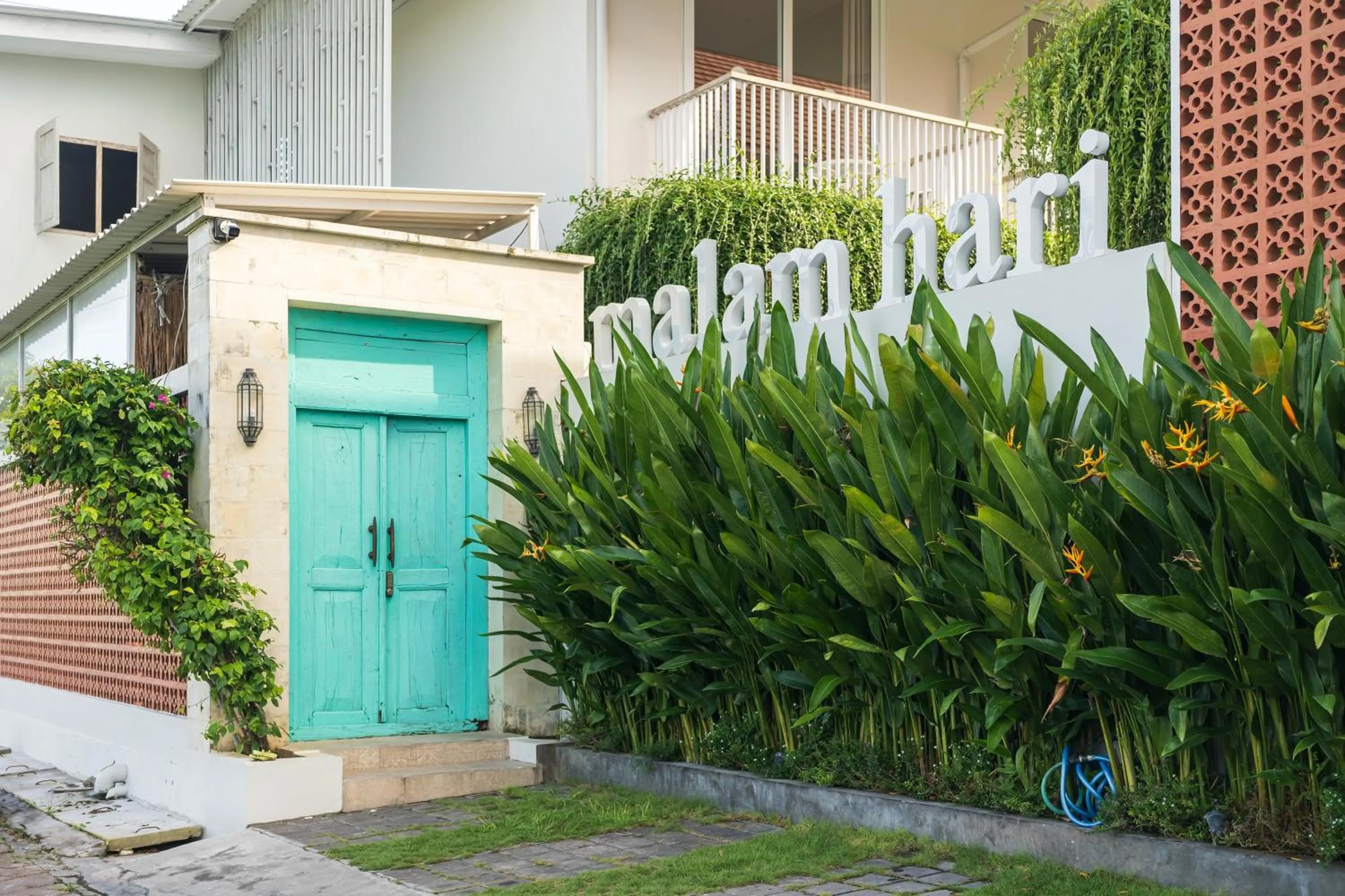 Property building in Malam Hari ApartHotel