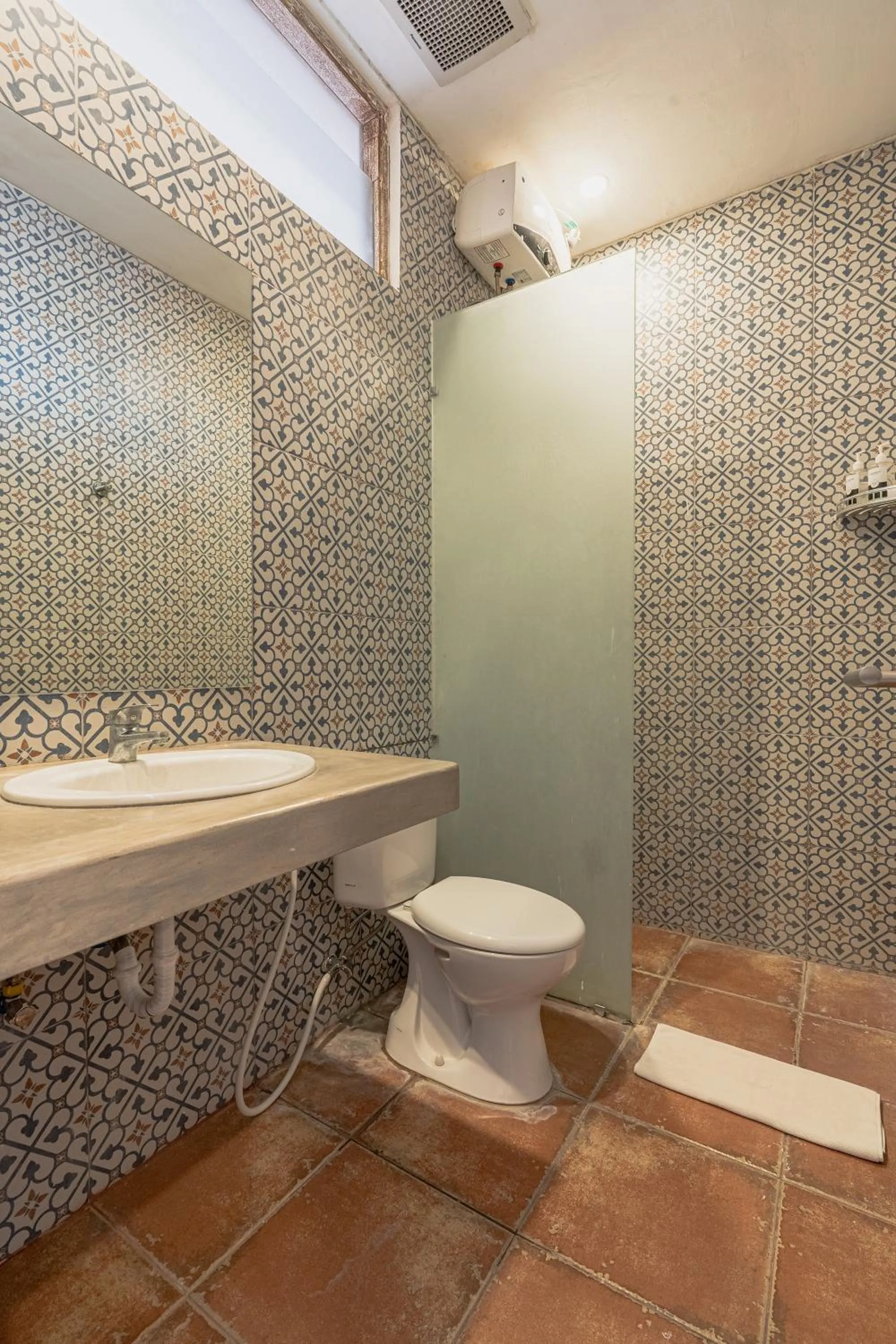 Bathroom in Malam Hari ApartHotel