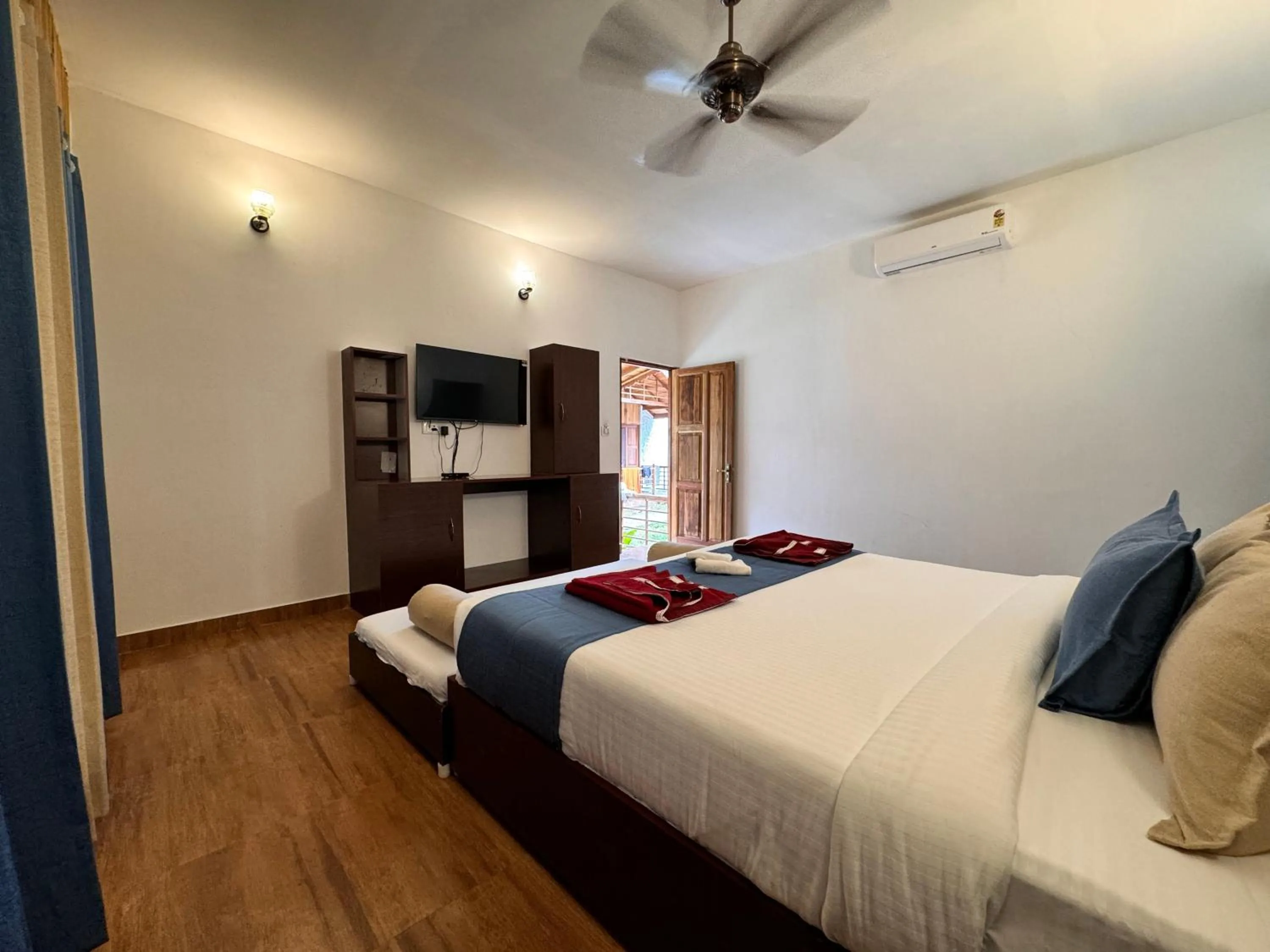 Photo of the whole room in Lemon Grass Resort & Spa