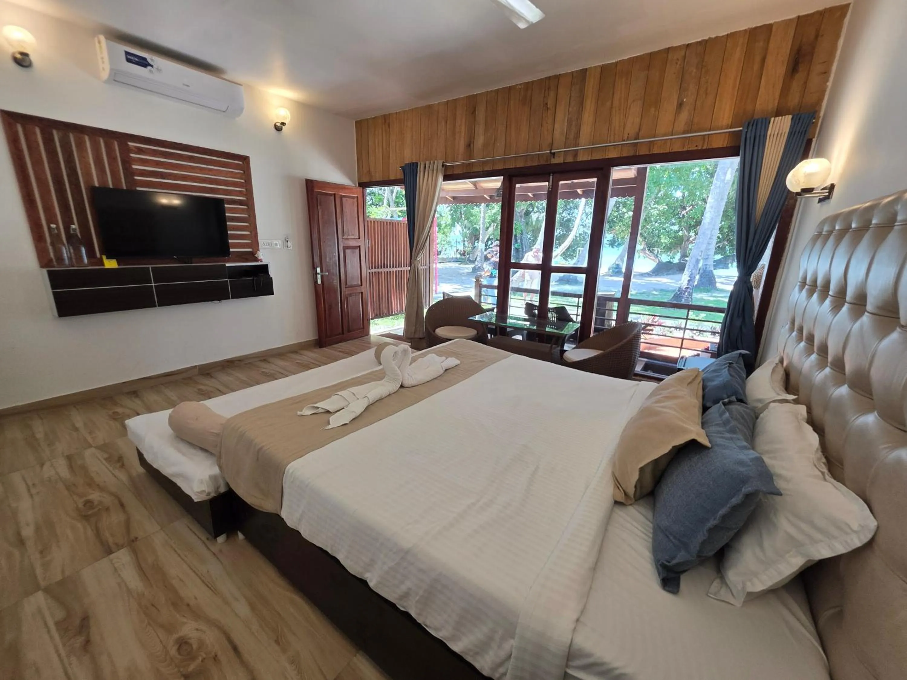 Bed in Lemon Grass Resort & Spa