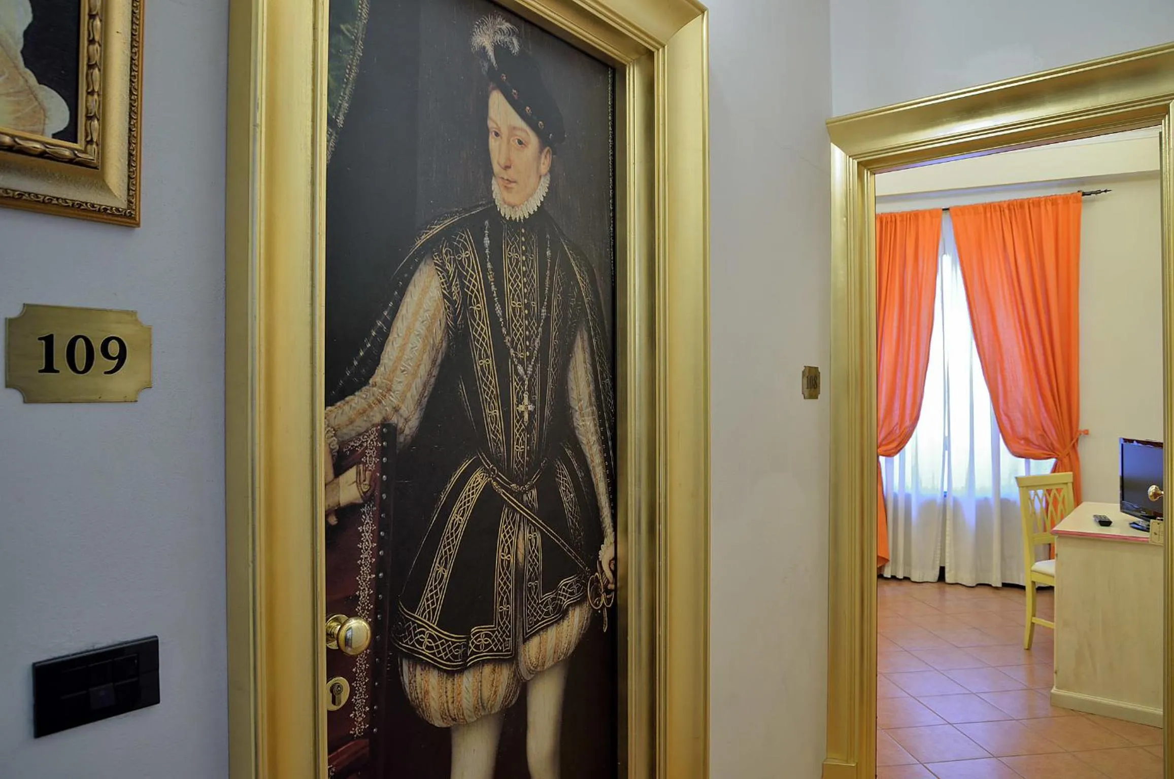 Decorative detail in Hotel Vasari