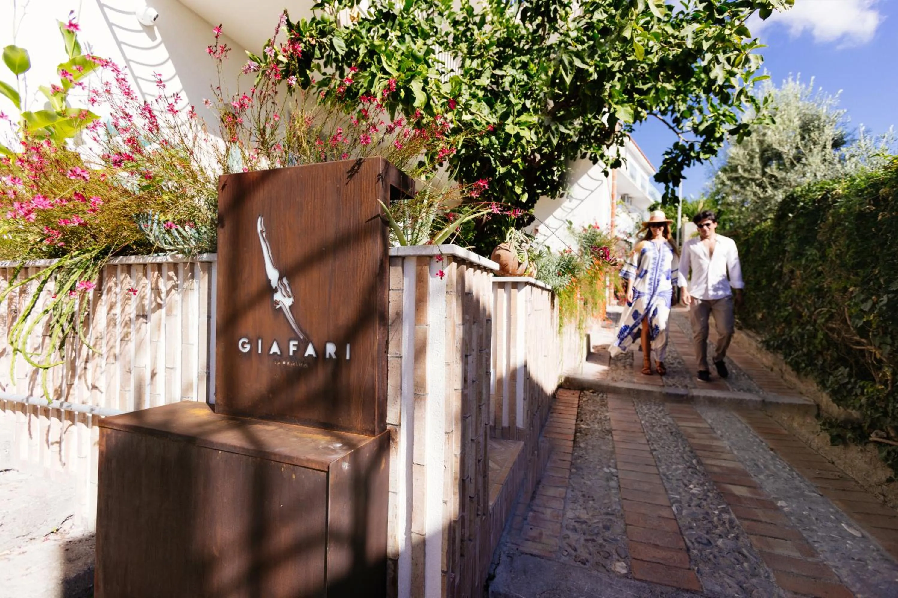 Property building in Casa Giafari