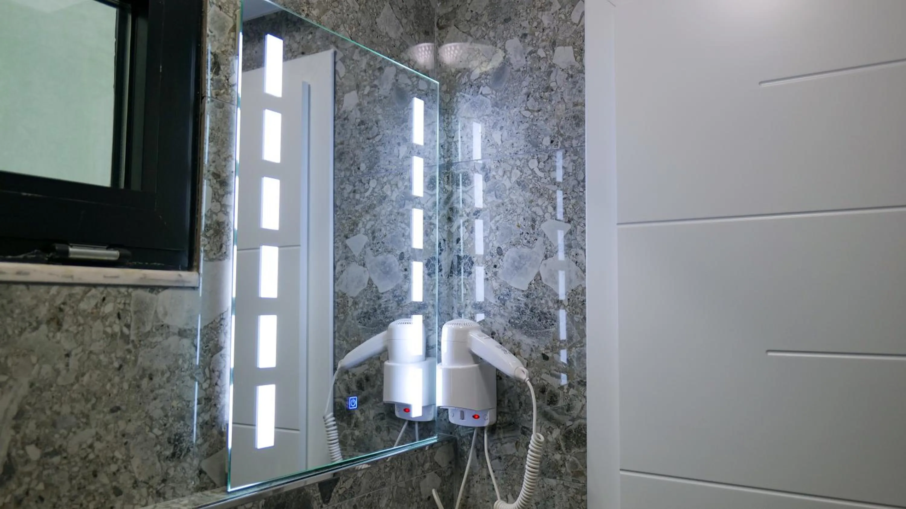 Shower in 313 Villa City Center