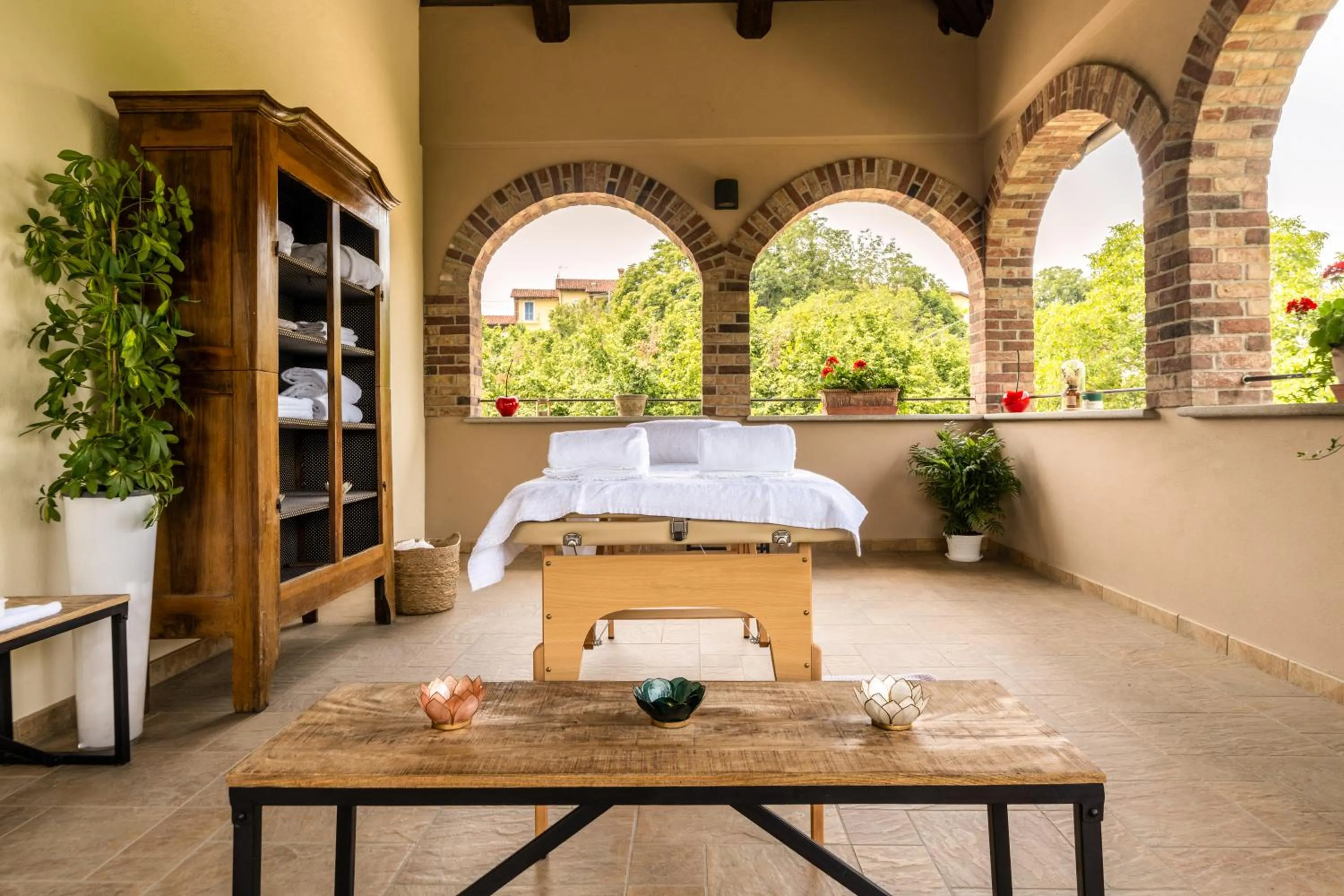 Massage in Resort Limax Acis