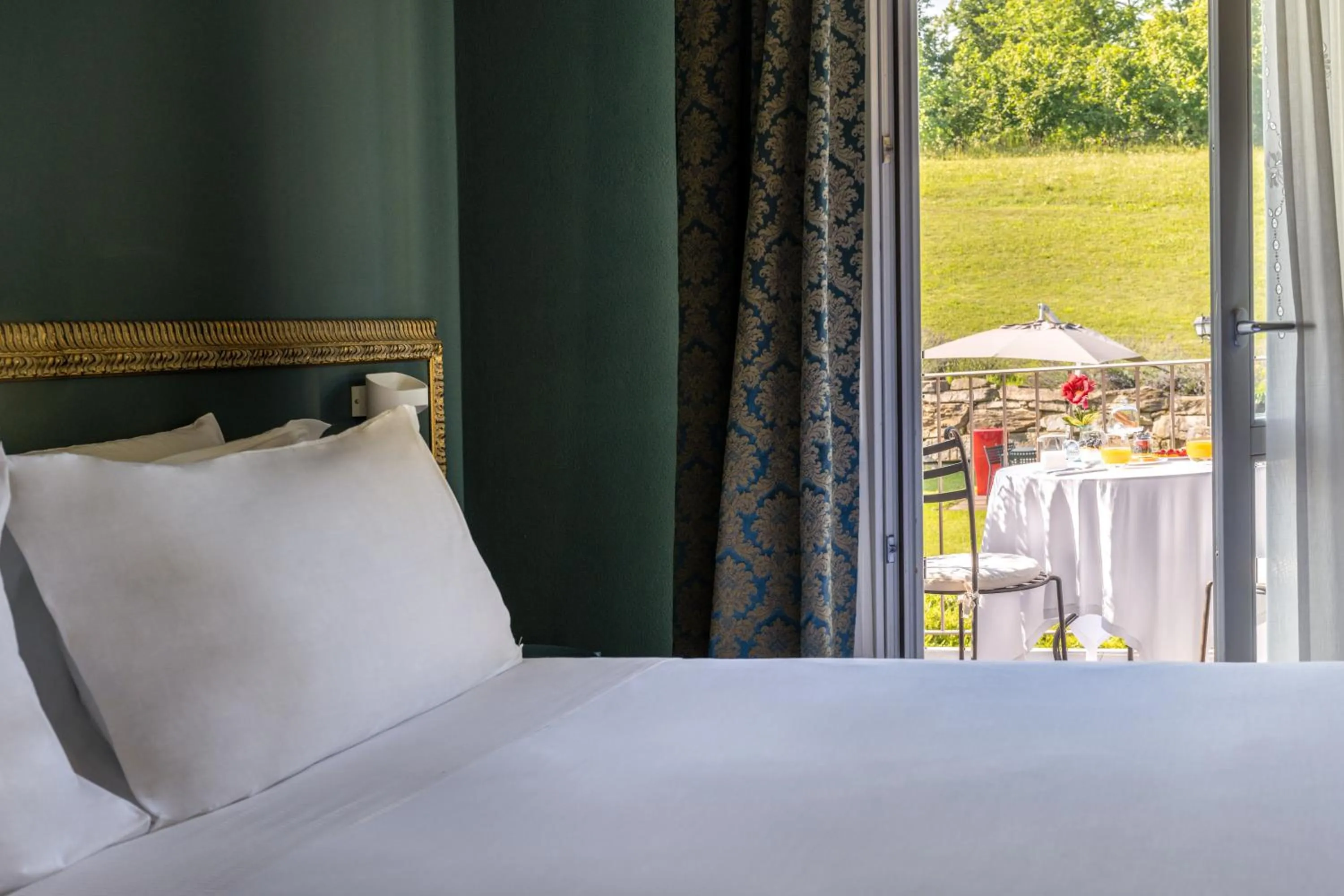 Bed in Resort Limax Acis