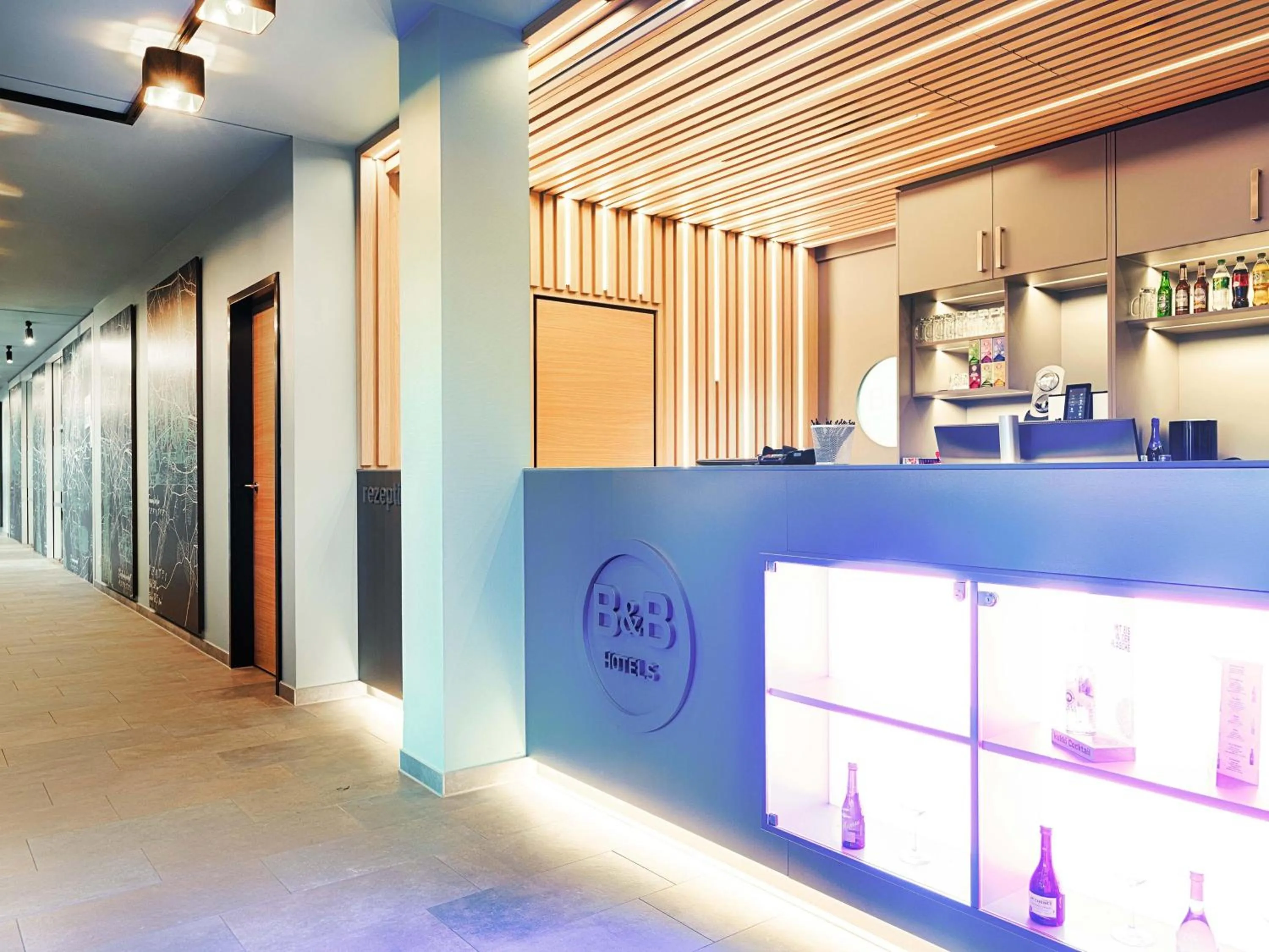 Lobby or reception in B&B Hotel Nürnberg-West