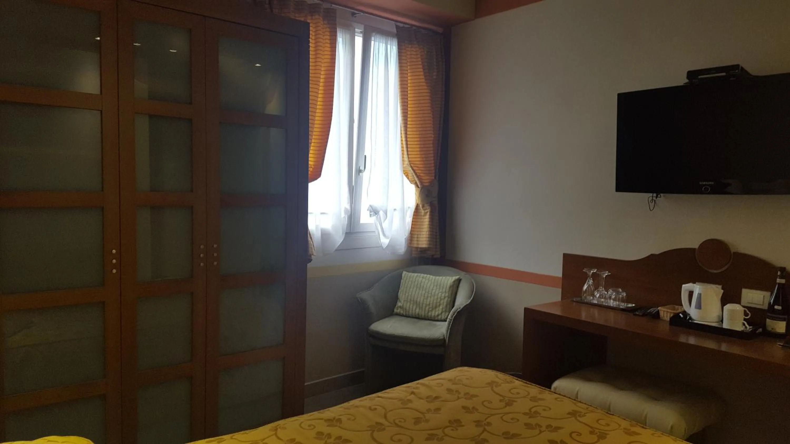 Photo of the whole room in Albergo Del Lago