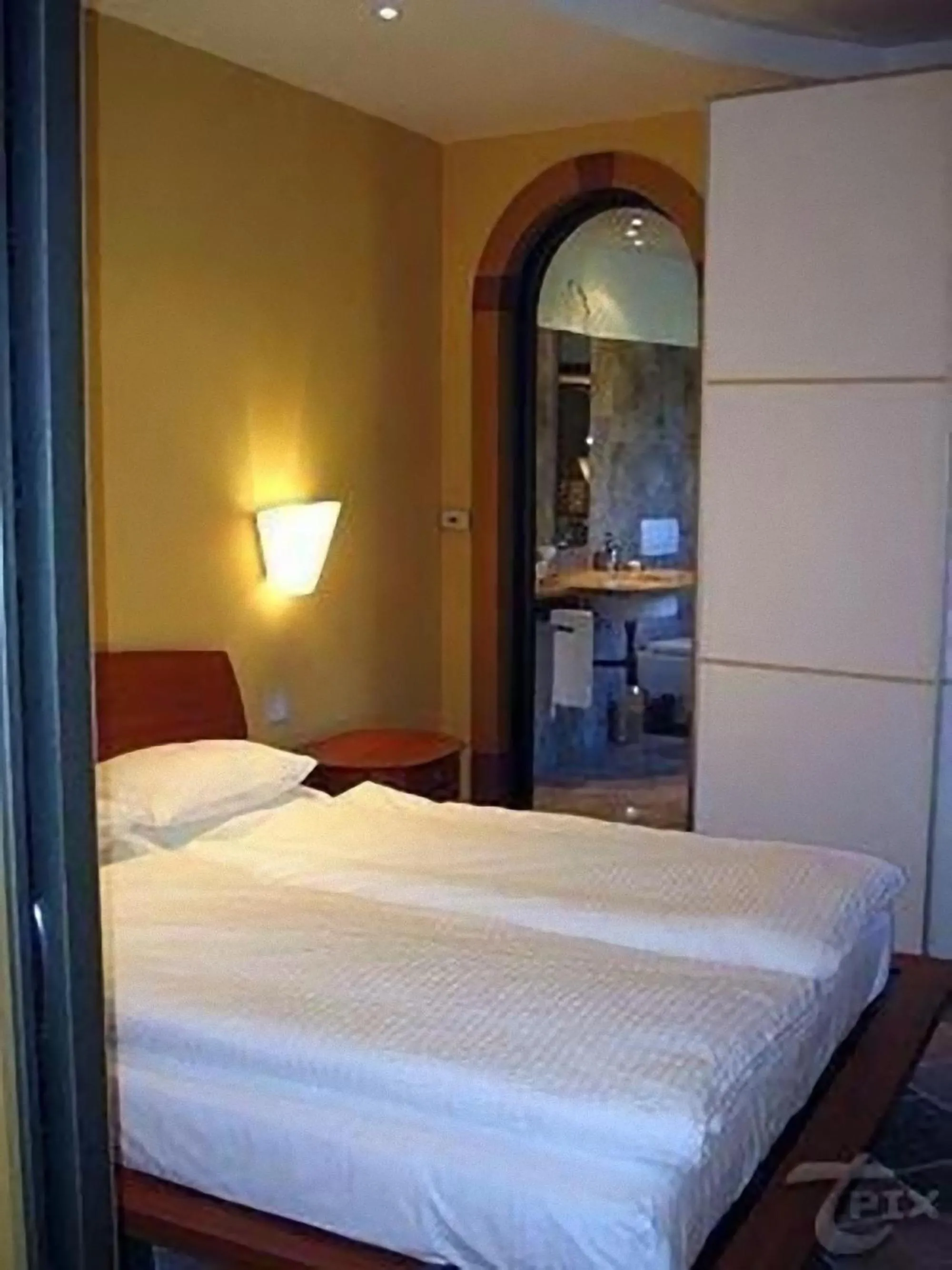 Bedroom, Bed in Albergo Del Lago