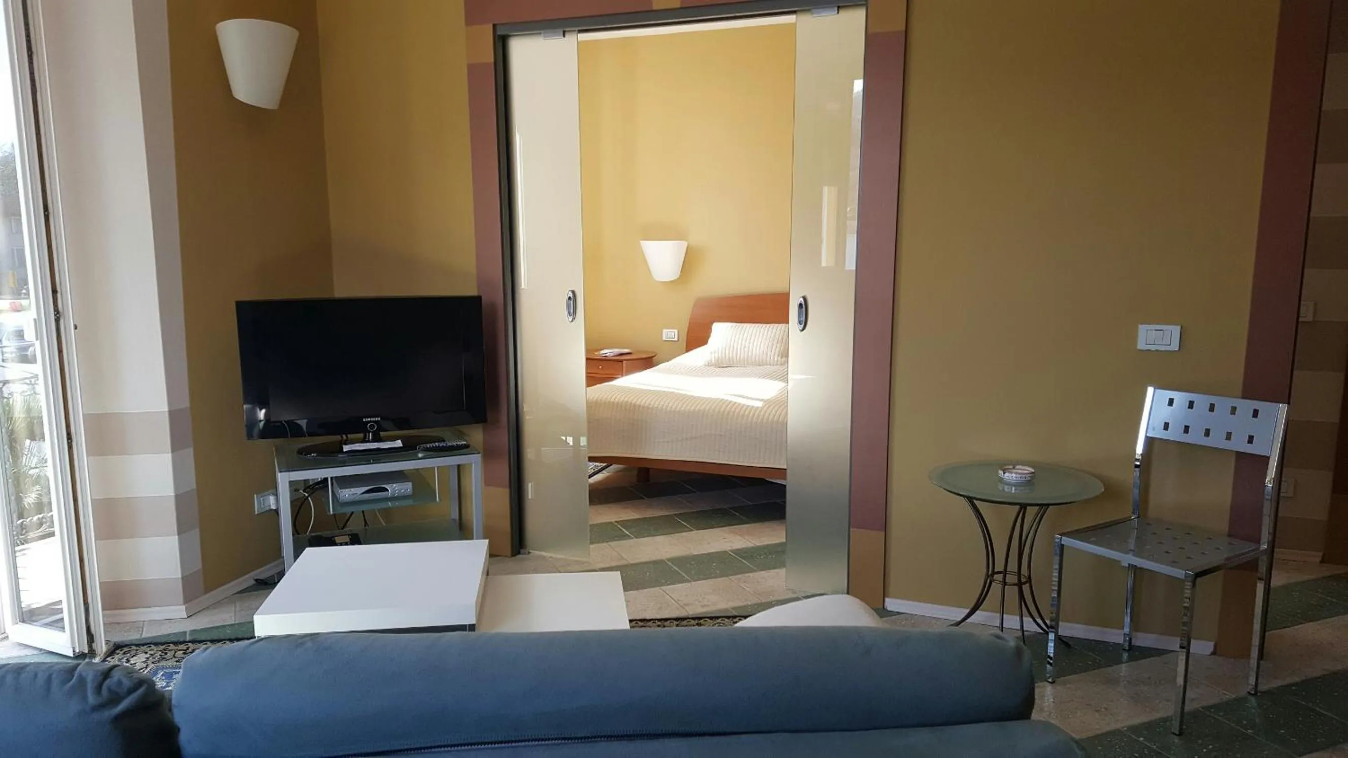 Bed in Albergo Del Lago