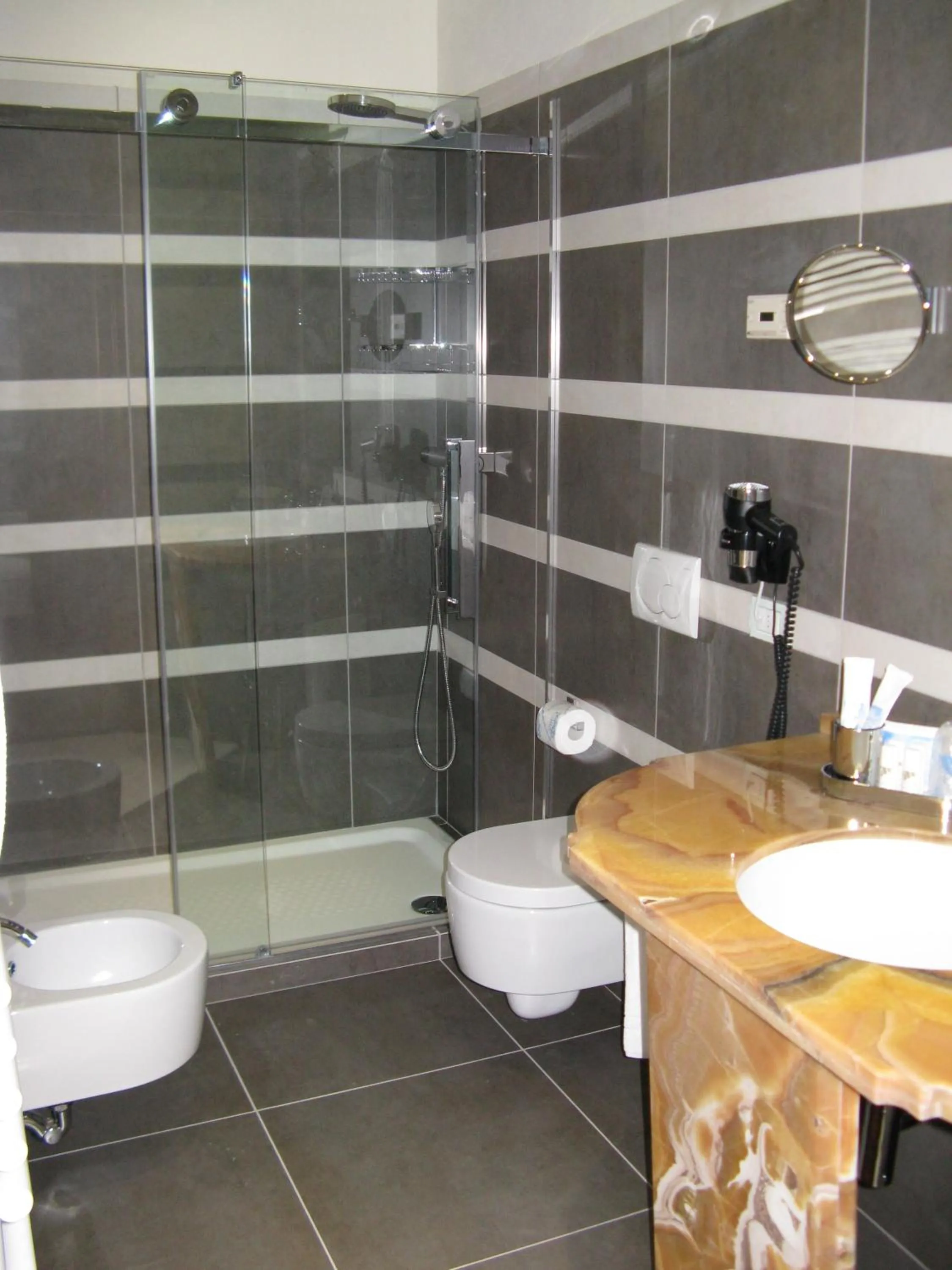 Bathroom in Albergo Del Lago