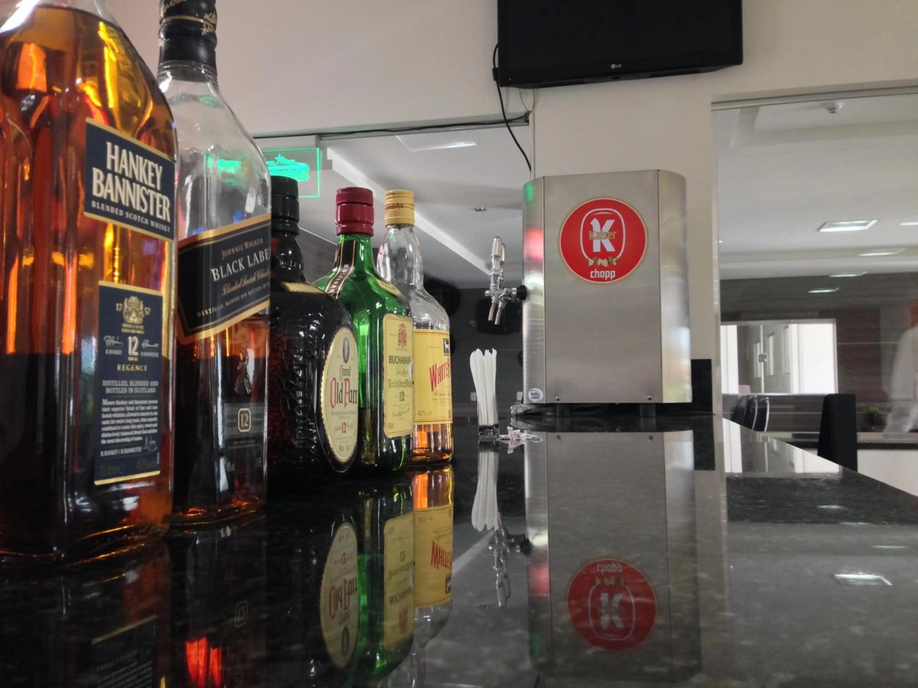 Restaurant/places to eat in Tezla Hotel