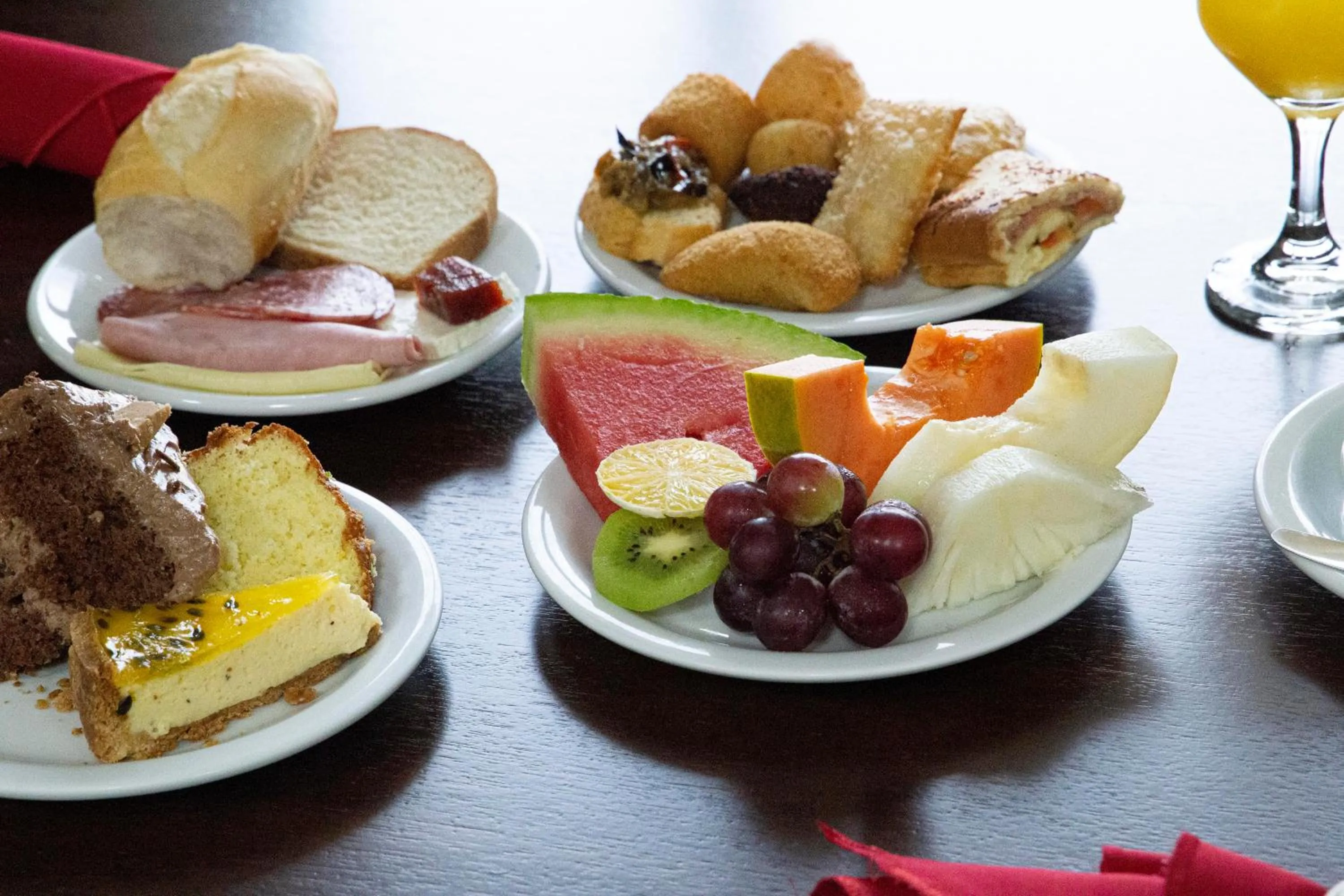 Food and drinks in Tezla Hotel