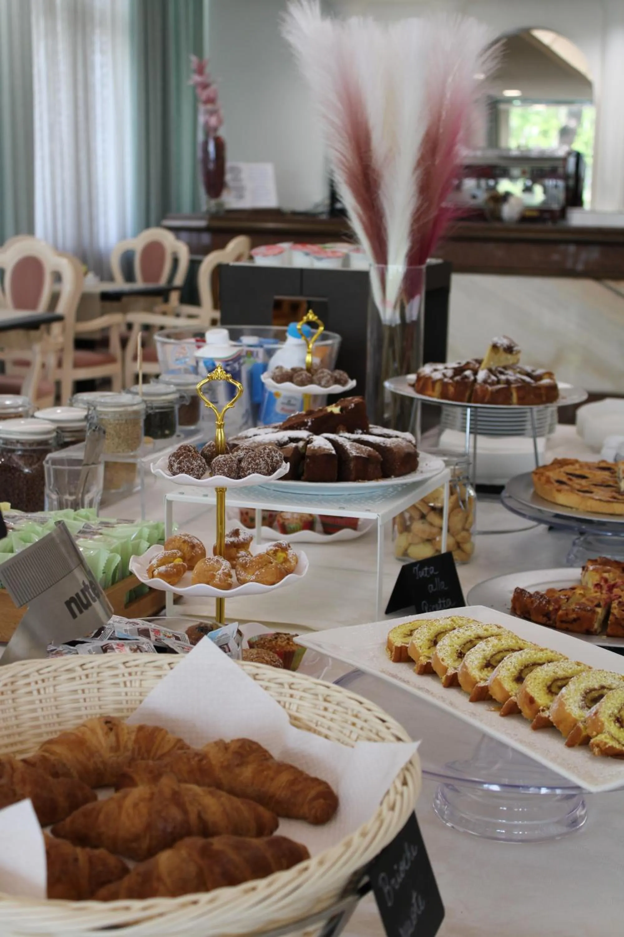 Breakfast in Hotel Royal Plaza