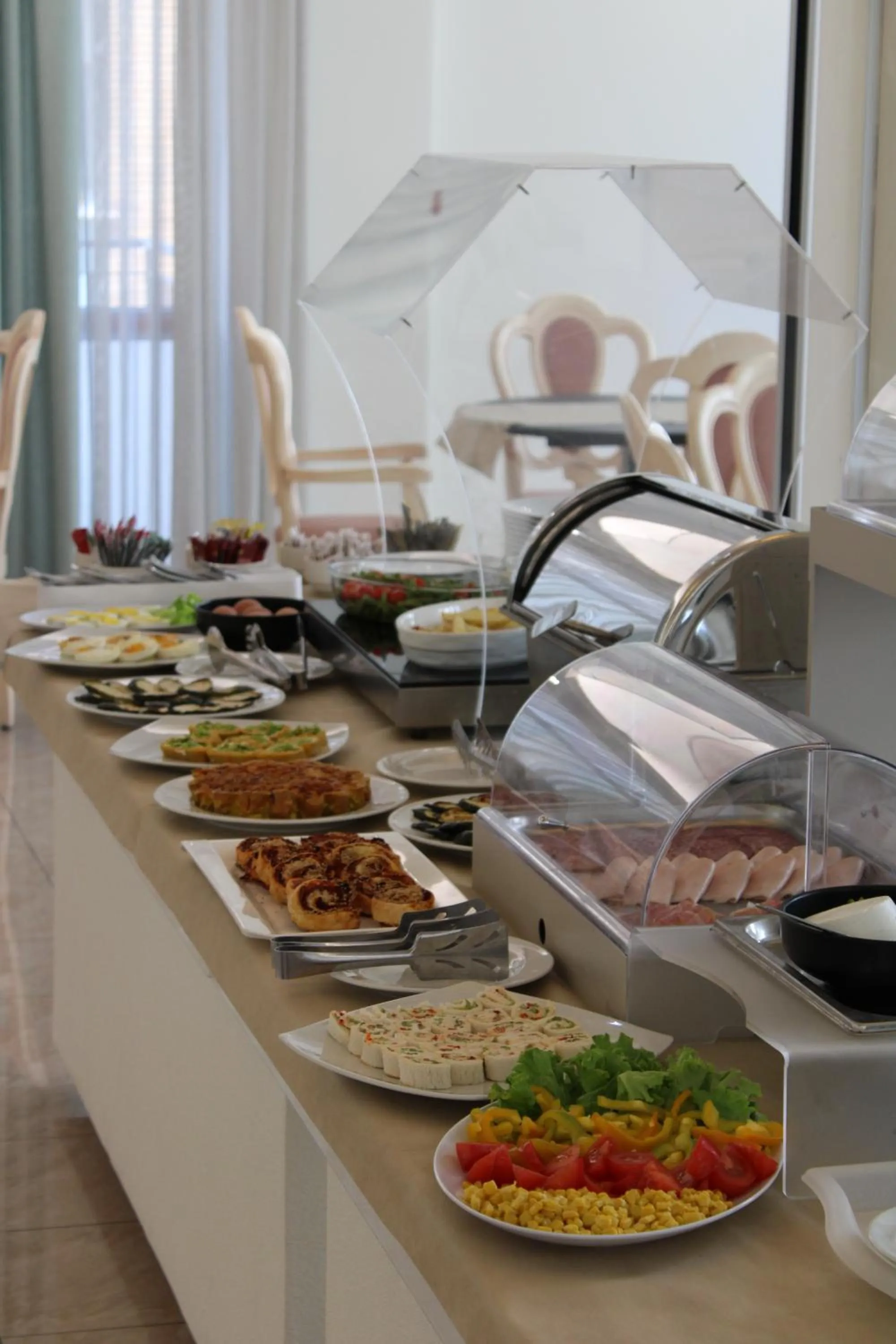 Breakfast in Hotel Royal Plaza