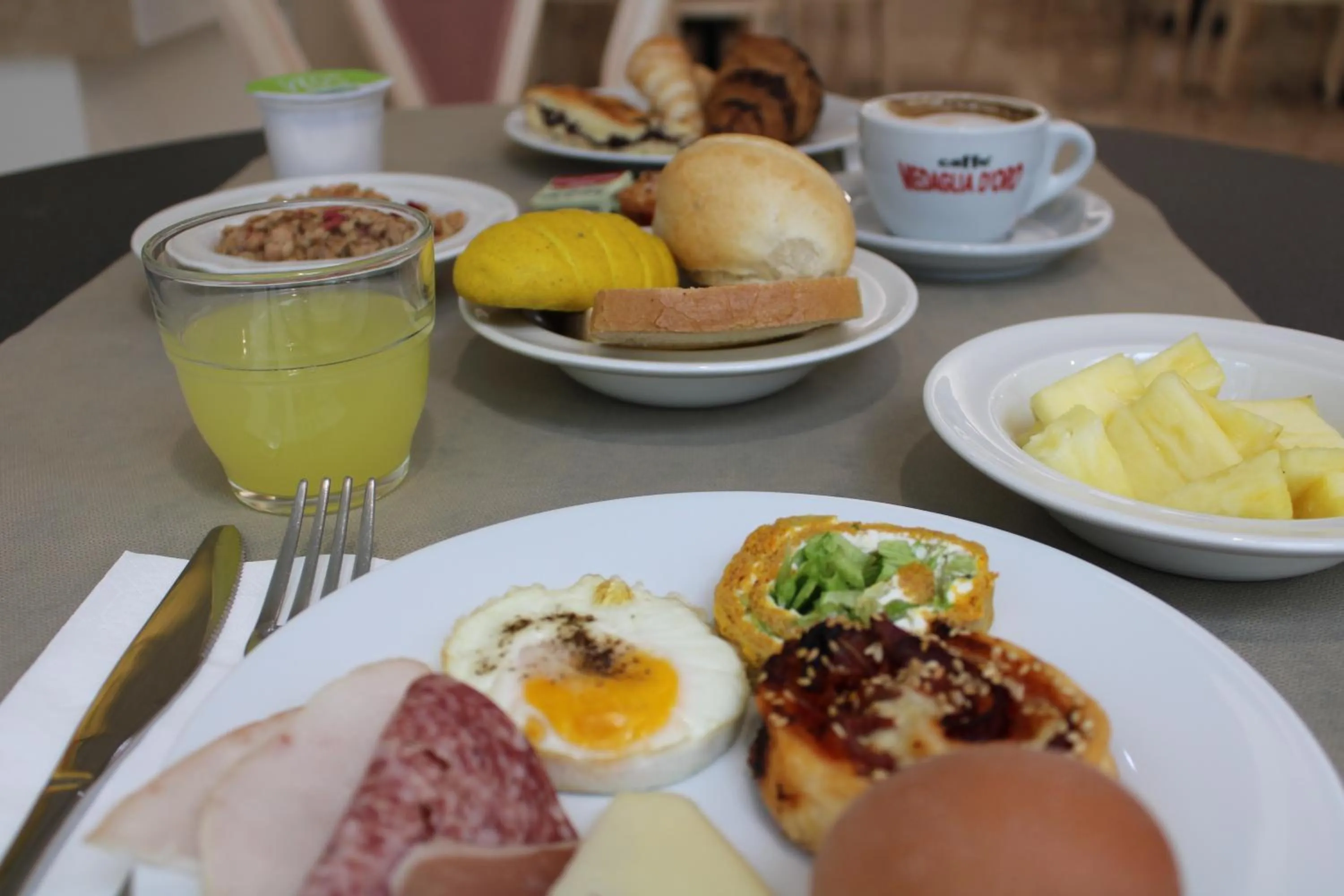 Breakfast in Hotel Royal Plaza