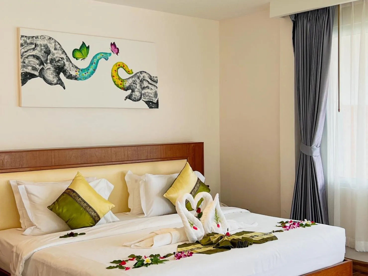 Bed in Aura Samui Best Beach Hotel - SHA Plus