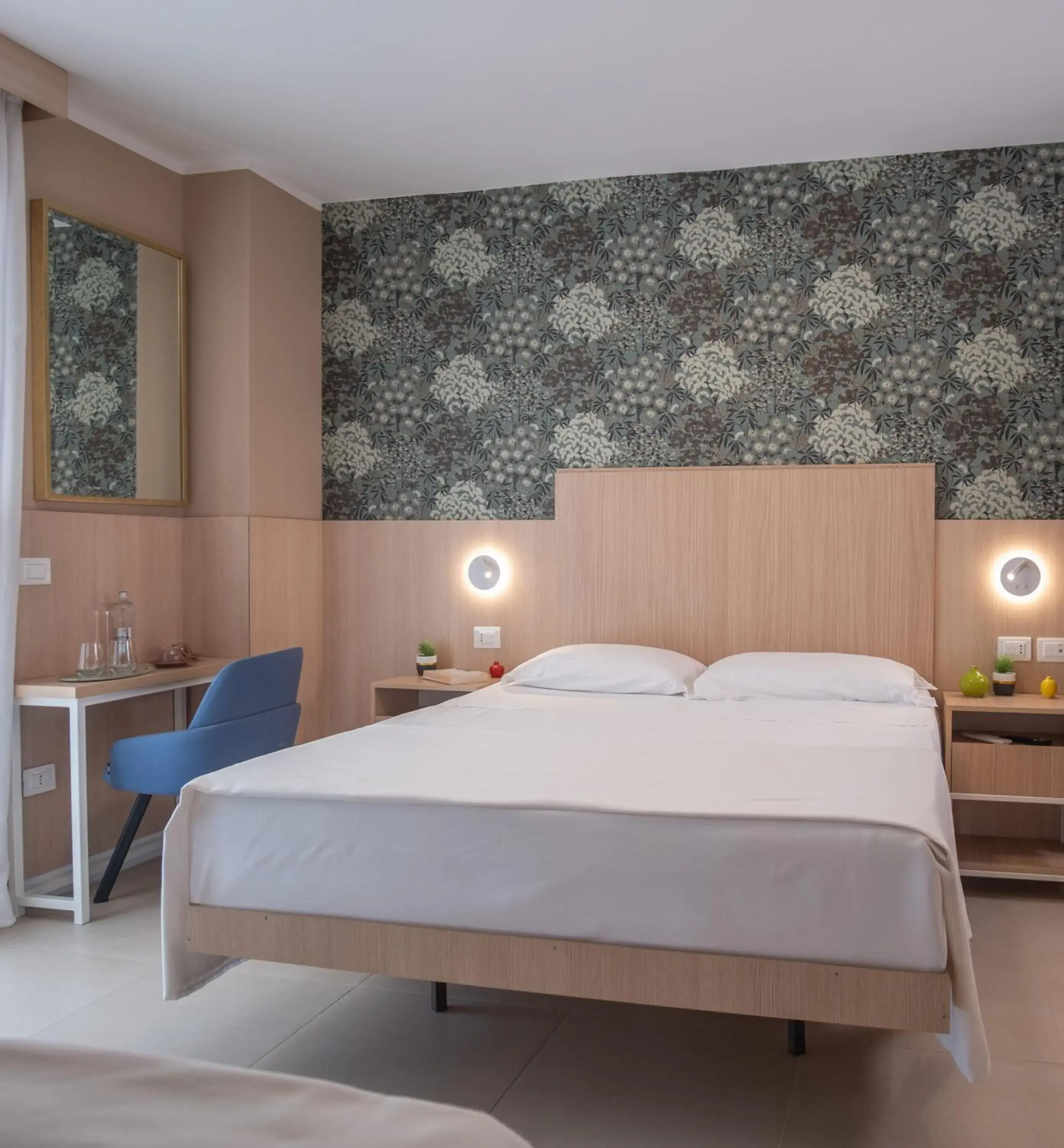 Superior Triple Room in Hotel Paistos Paestum Superior Triple Room in Hotel Paistos Paestum