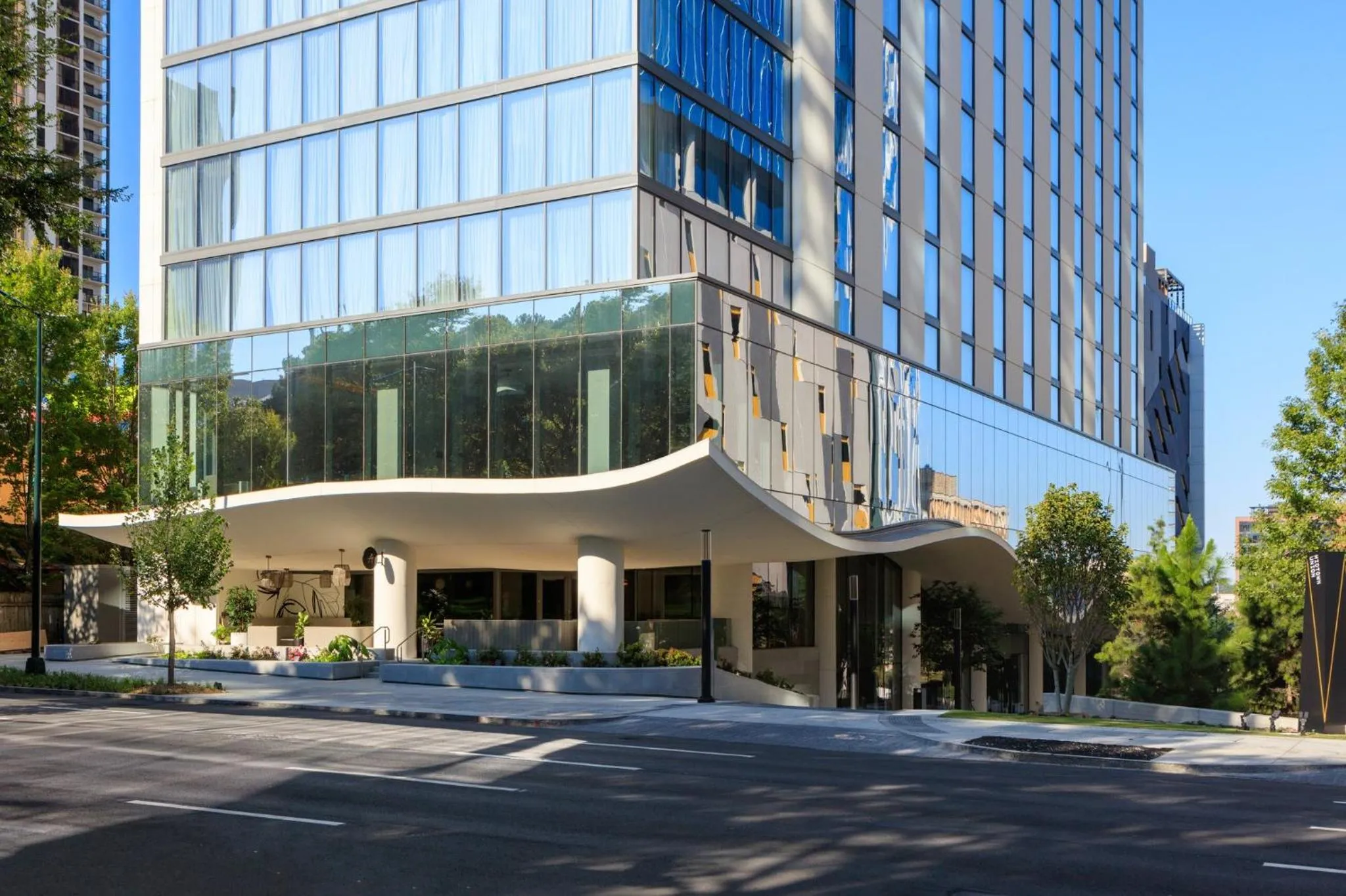 Property building in Kimpton Shane Atlanta by IHG