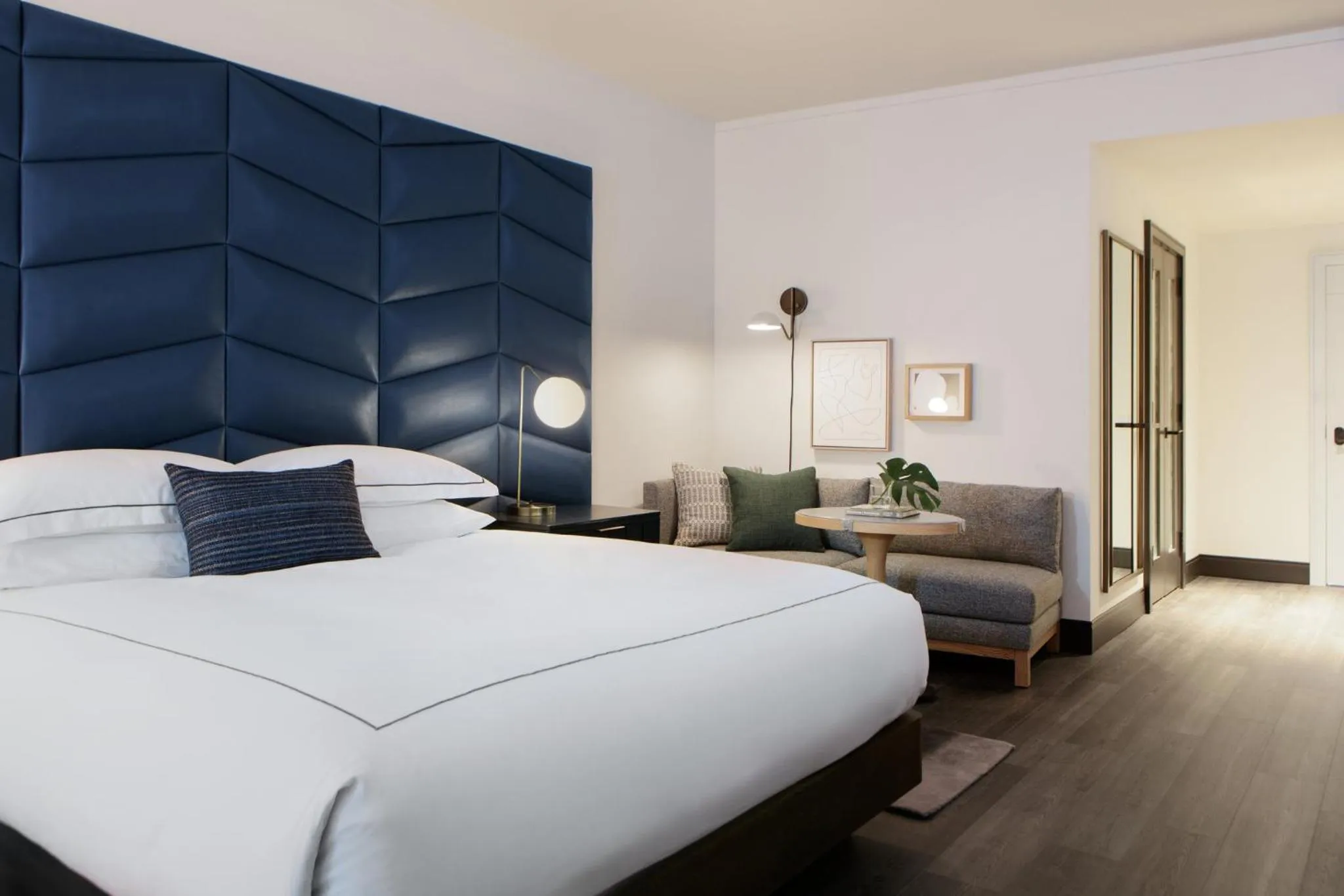 Photo of the whole room, Bed in Kimpton Shane Atlanta by IHG