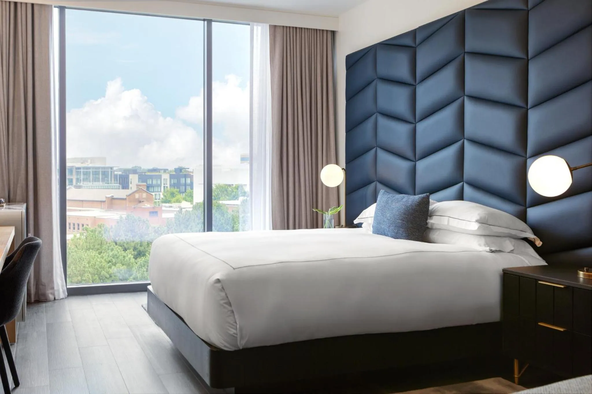 Photo of the whole room, Bed in Kimpton Shane Atlanta by IHG