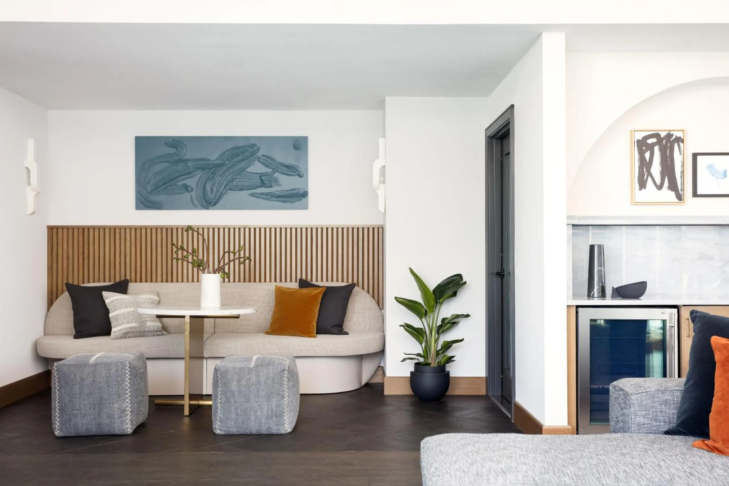 Photo of the whole room in Kimpton Shane Atlanta by IHG