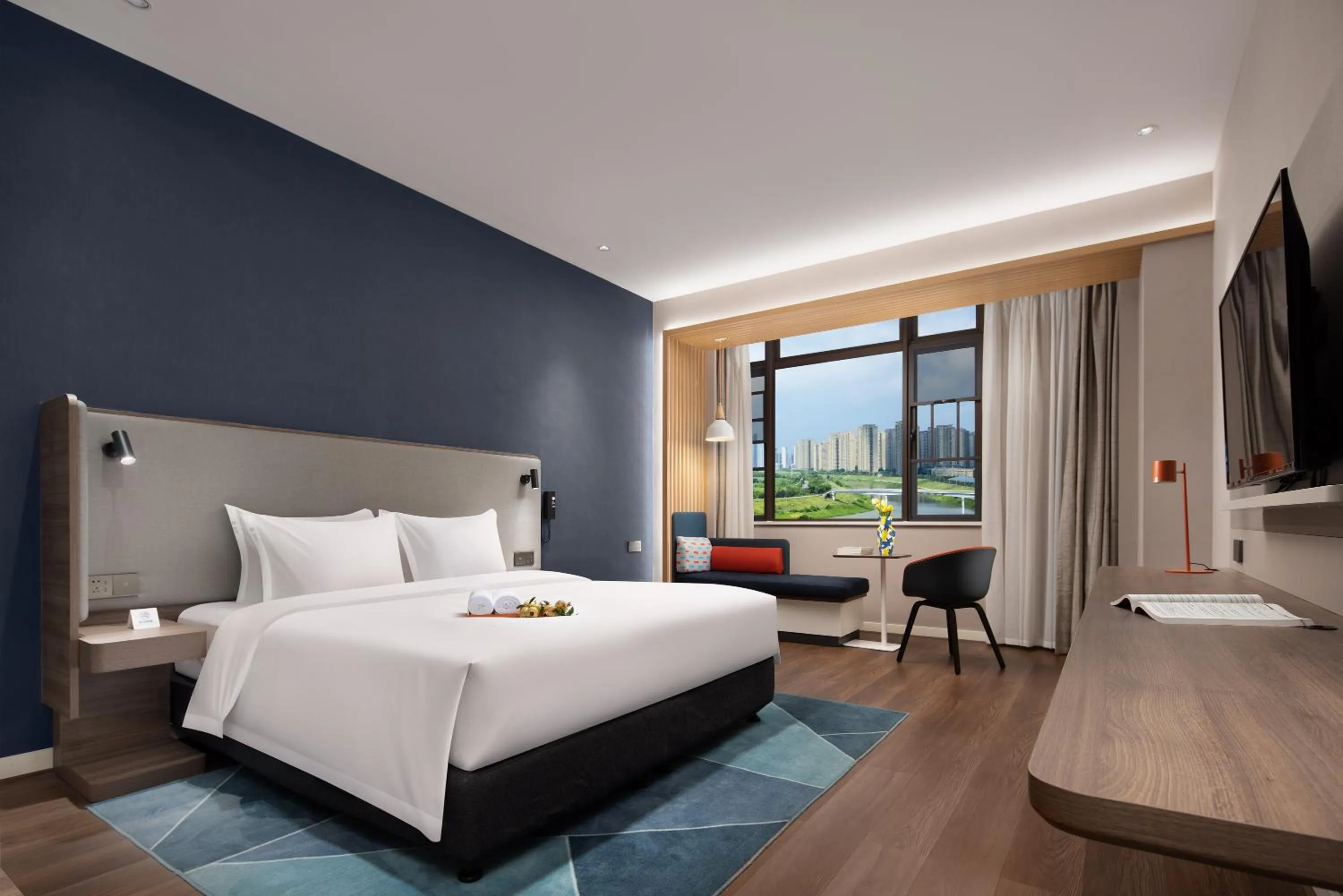Photo of the whole room, Bed in Holiday Inn Express Changsha University Tech City by IHG
