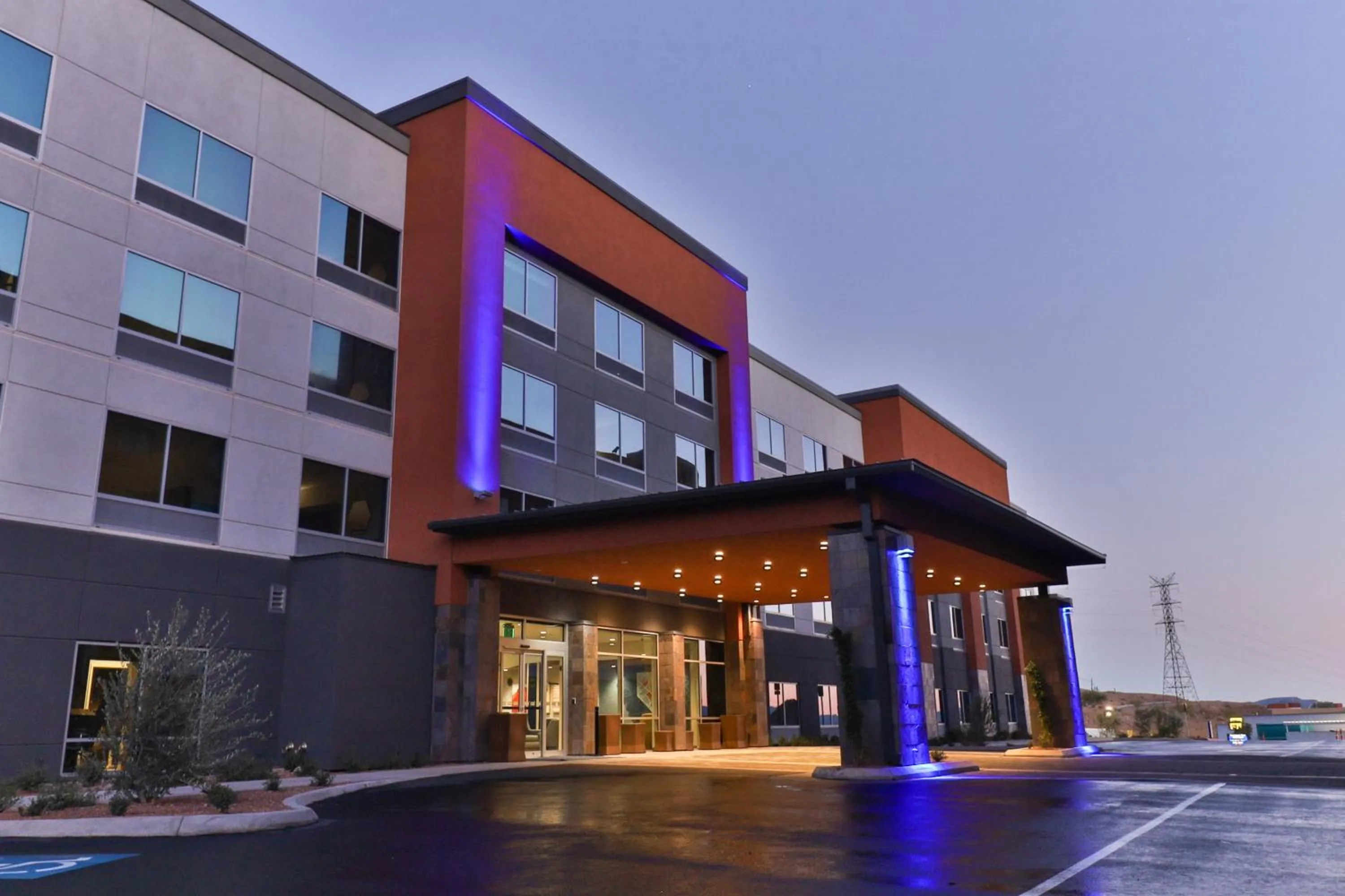 Property building in Holiday Inn Express & Suites - Henderson South - Boulder City by IHG