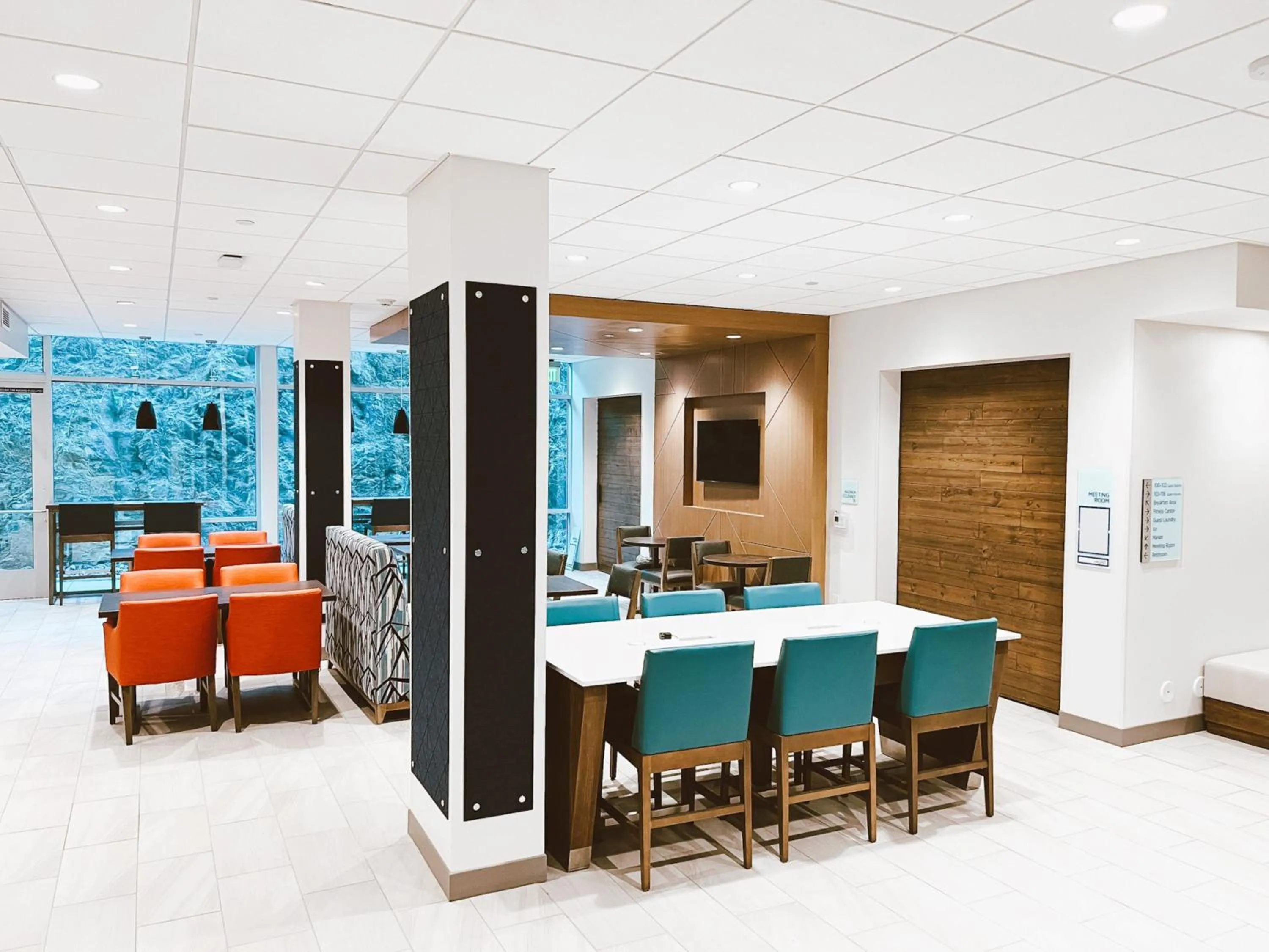 Breakfast in Holiday Inn Express & Suites - Henderson South - Boulder City by IHG