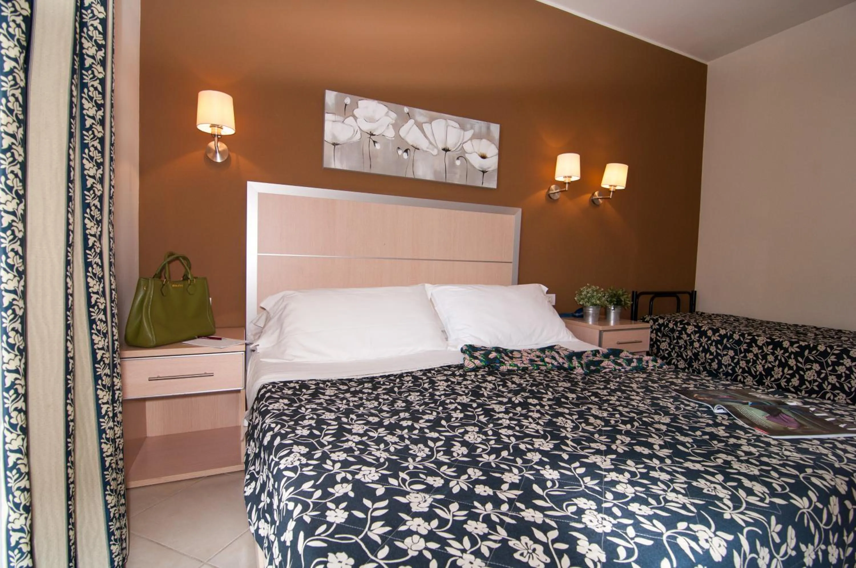 Lounge or bar, Bed in Residence T2