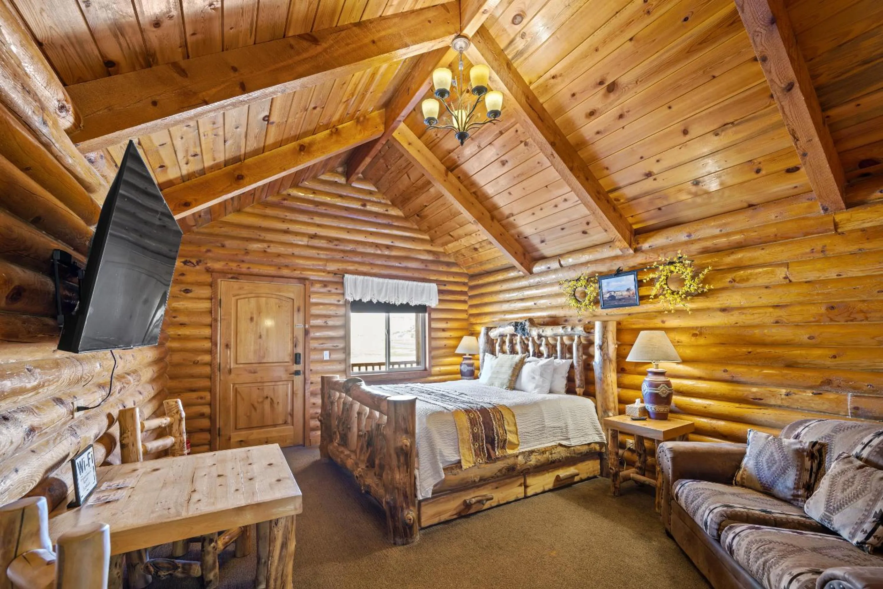Bedroom in Bryce Canyon Log Cabins