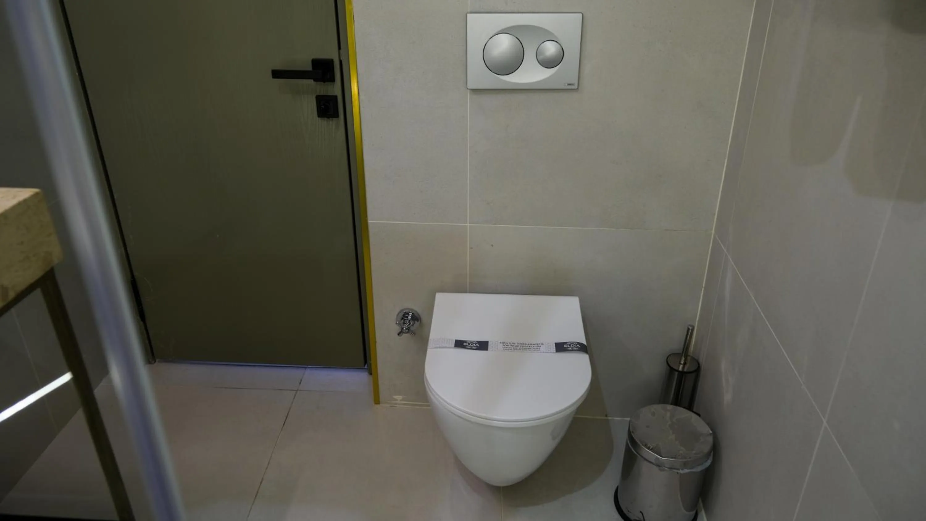 Toilet in By Kinyas Hotel