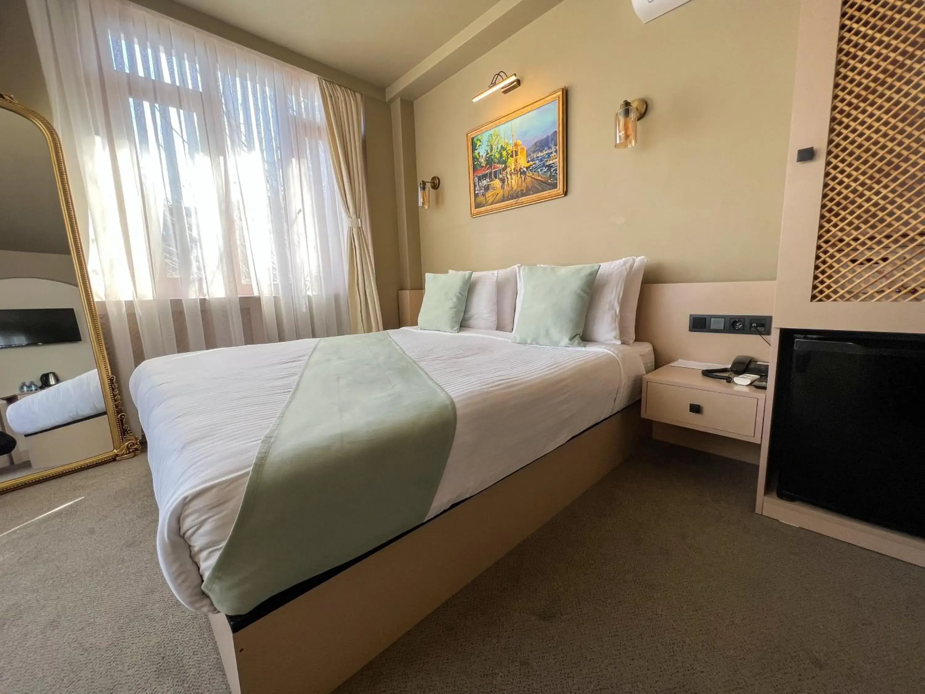 Deluxe Double Room in By Kinyas Hotel Deluxe Double Room in By Kinyas Hotel