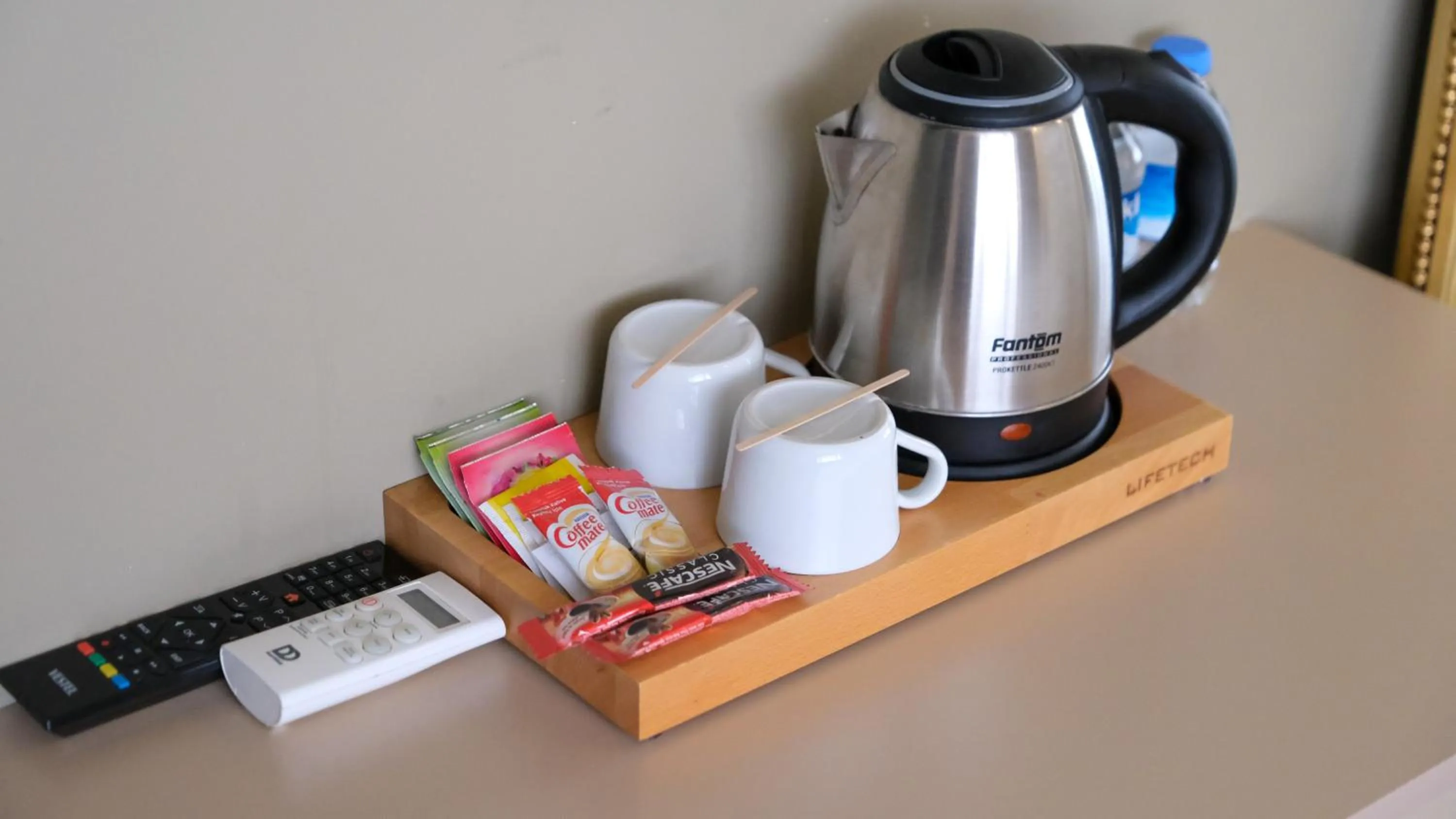 Coffee/tea facilities in By Kinyas Hotel